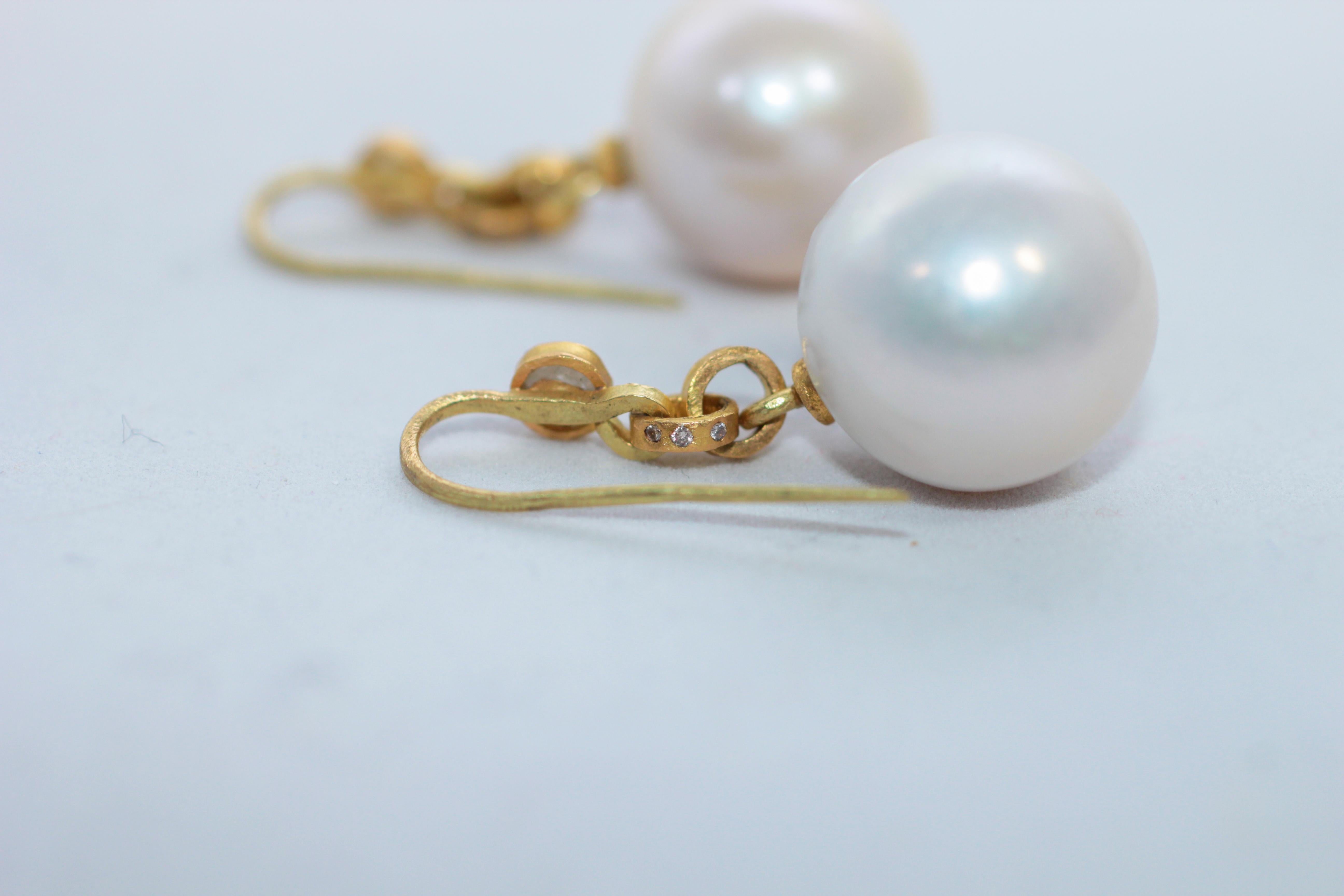 Round Cut Cream South Sea Pearls Diamond 22-21K Gold Contemporary Drop Dangle Earrings For Sale