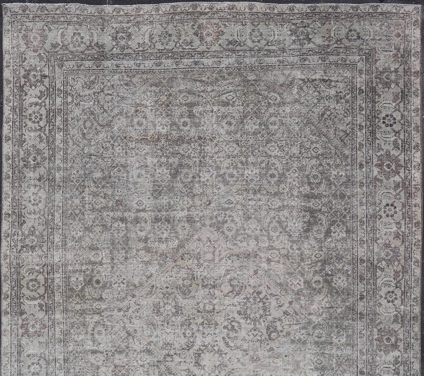 Tappeto persiano antico Sultanabad Rugs color crema, grigio e marrone con disegni floreali in vendita 5