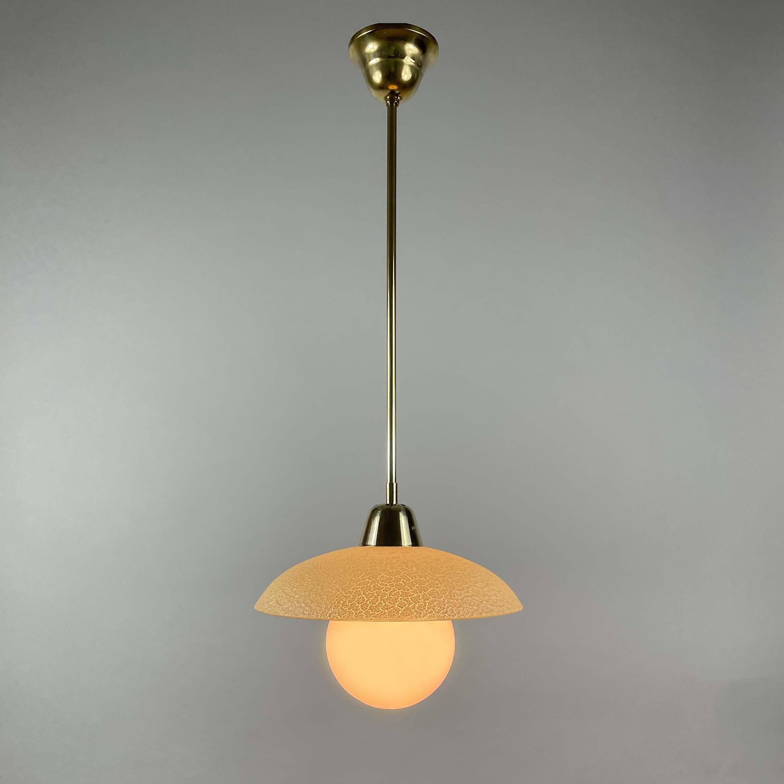 Cream Textured Glass and Brass Pendants, Sweden 1940s to 1950s In Good Condition For Sale In NUEMBRECHT, NRW
