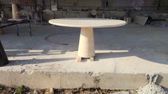 Cream Travertine Round Dining Table, in the Style of 1970  Angelo Mangiarotti