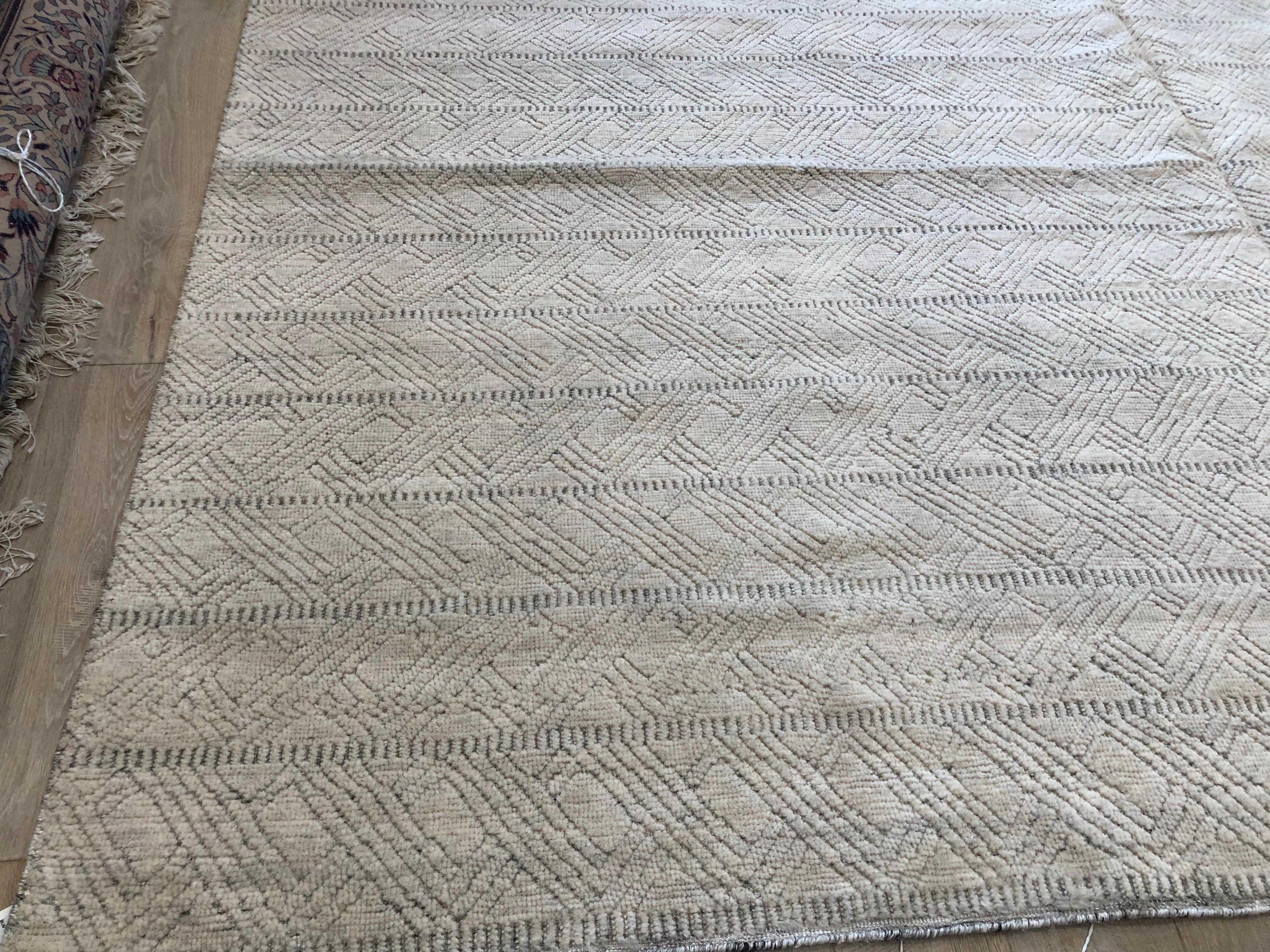 Tappeto d'area con design marocchino Cream Twist in vendita 1