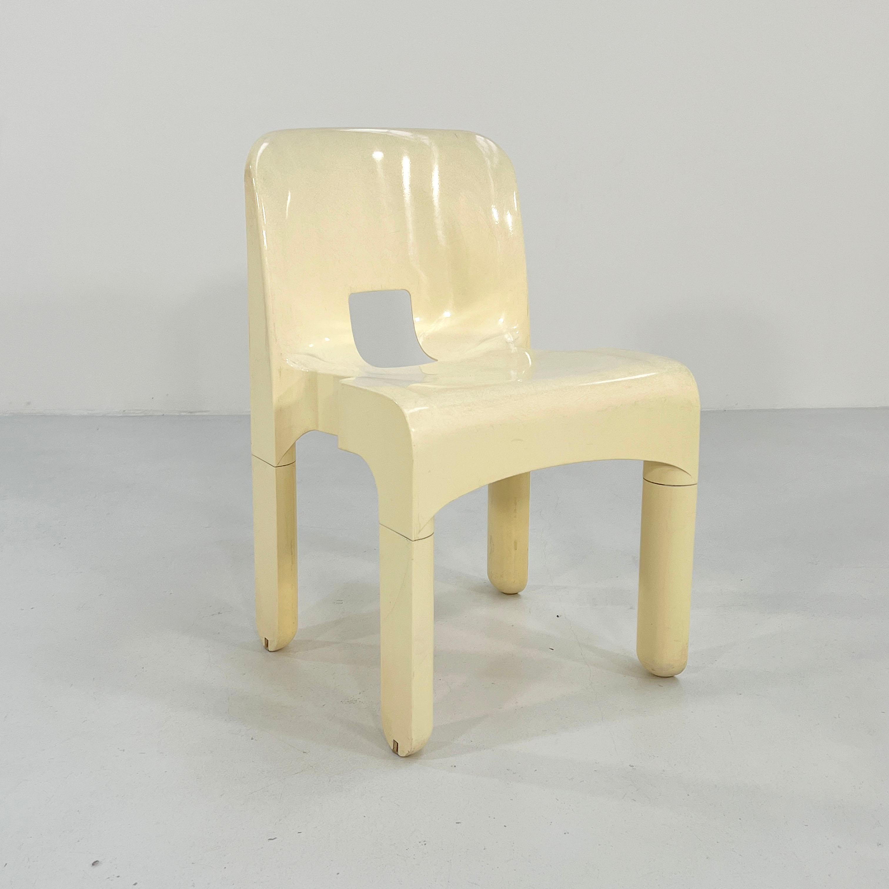 Designer - Joe Colombo
Producer - Kartell
Model - Universale Chair - Model 4868/69
Design Period - Seventies
Measurements - Width 44 cm x Depth 44 cm x Height 72 cm x Seat Height 45 cm
Materials - Plastic
Color - Cream
In its own element.