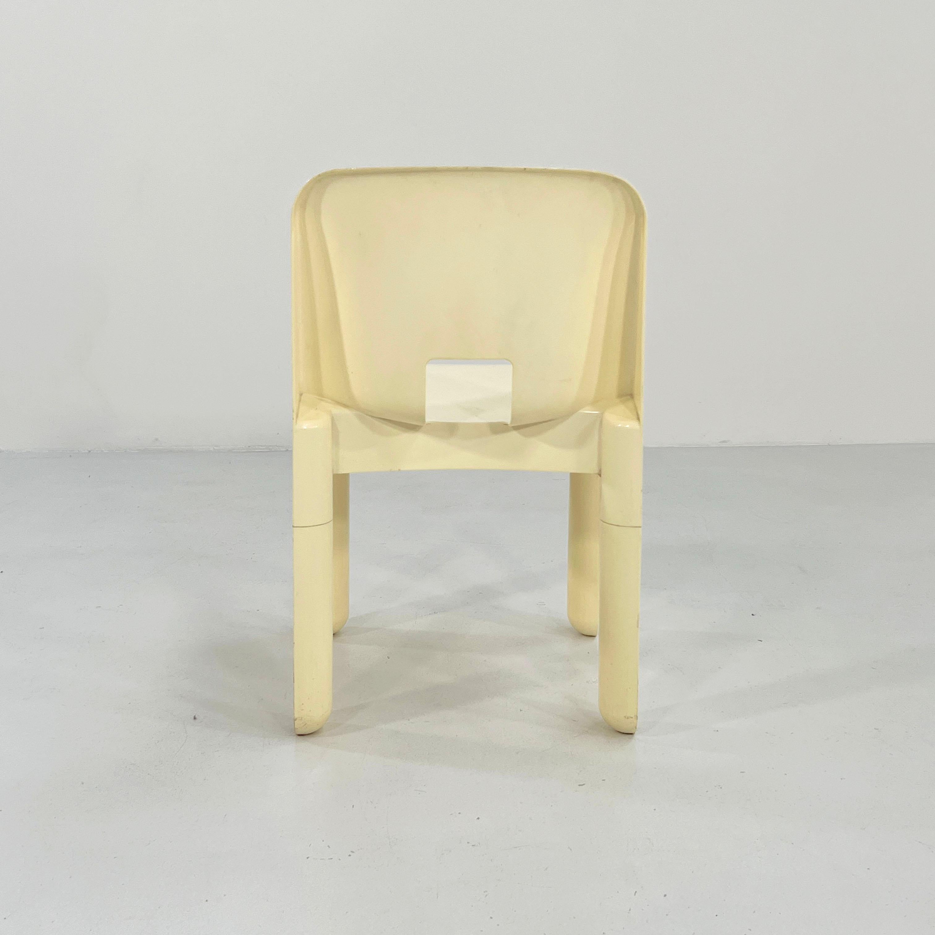 Cream Universale Chair by Joe Colombo for Kartell, 1970s In Good Condition In Ixelles, Bruxelles