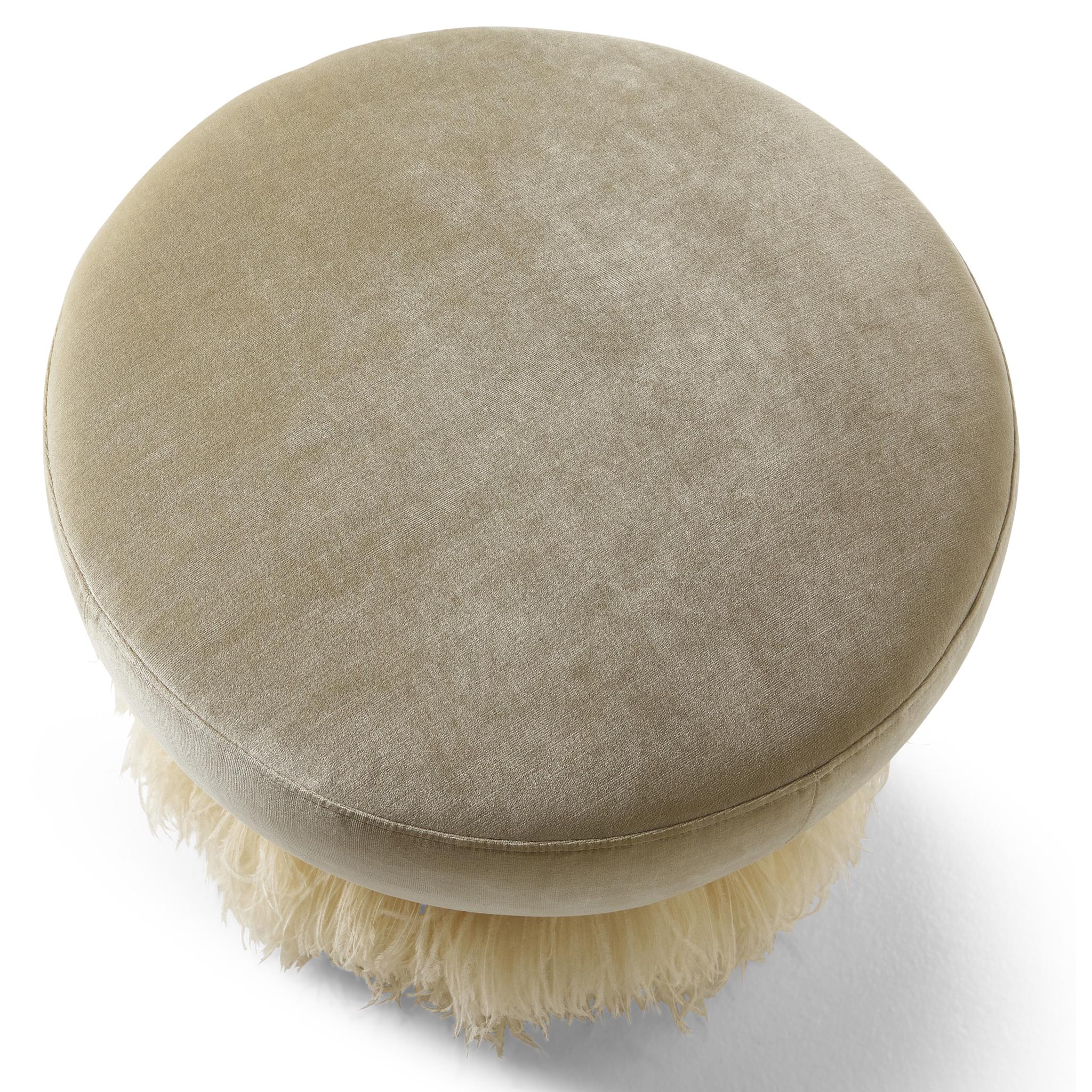 Sud-africain Pouf en velours crème de 600 mm de diamètre avec garniture en plumes d'autruche par Egg Designs en vente