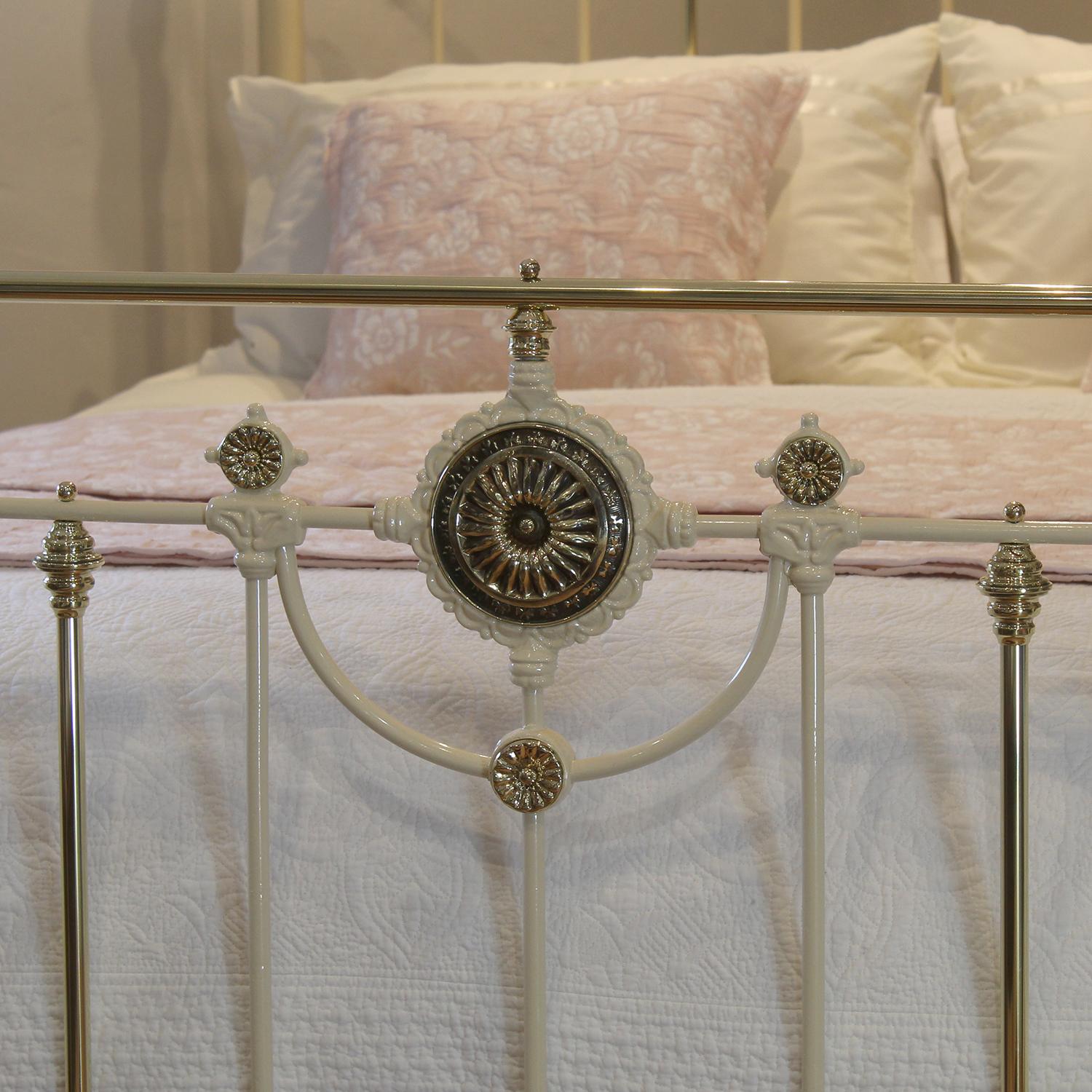 Cream Victorian Antique Bed MK290 In Good Condition In Wrexham, GB