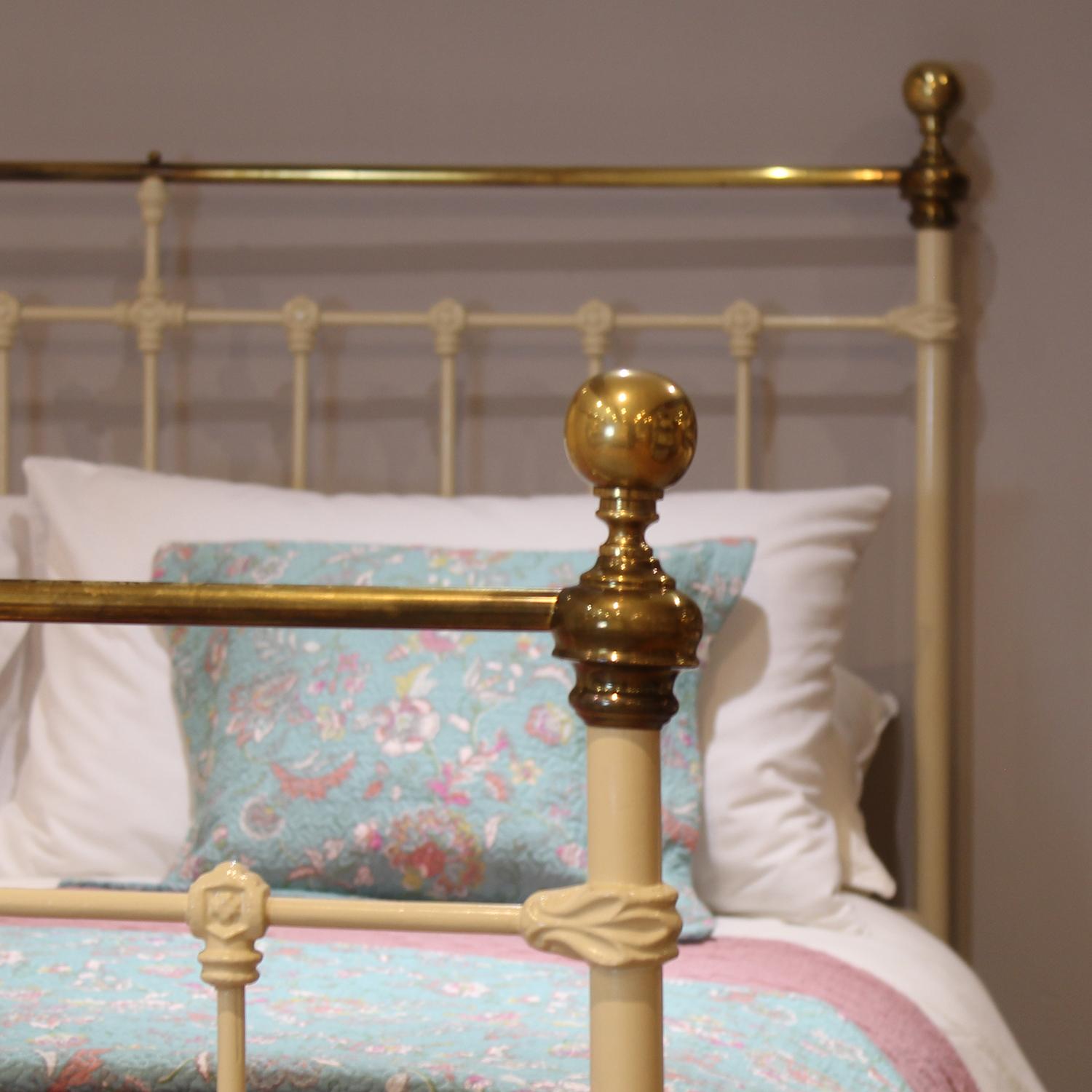 Cast Cream Victorian Antique Bed with Straight Brass Tops Rails MK315