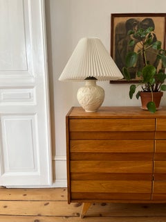 Cream-White Ceramic Table Lamp, Relief Floral Motifs, Villeroy & Boch, 1950s