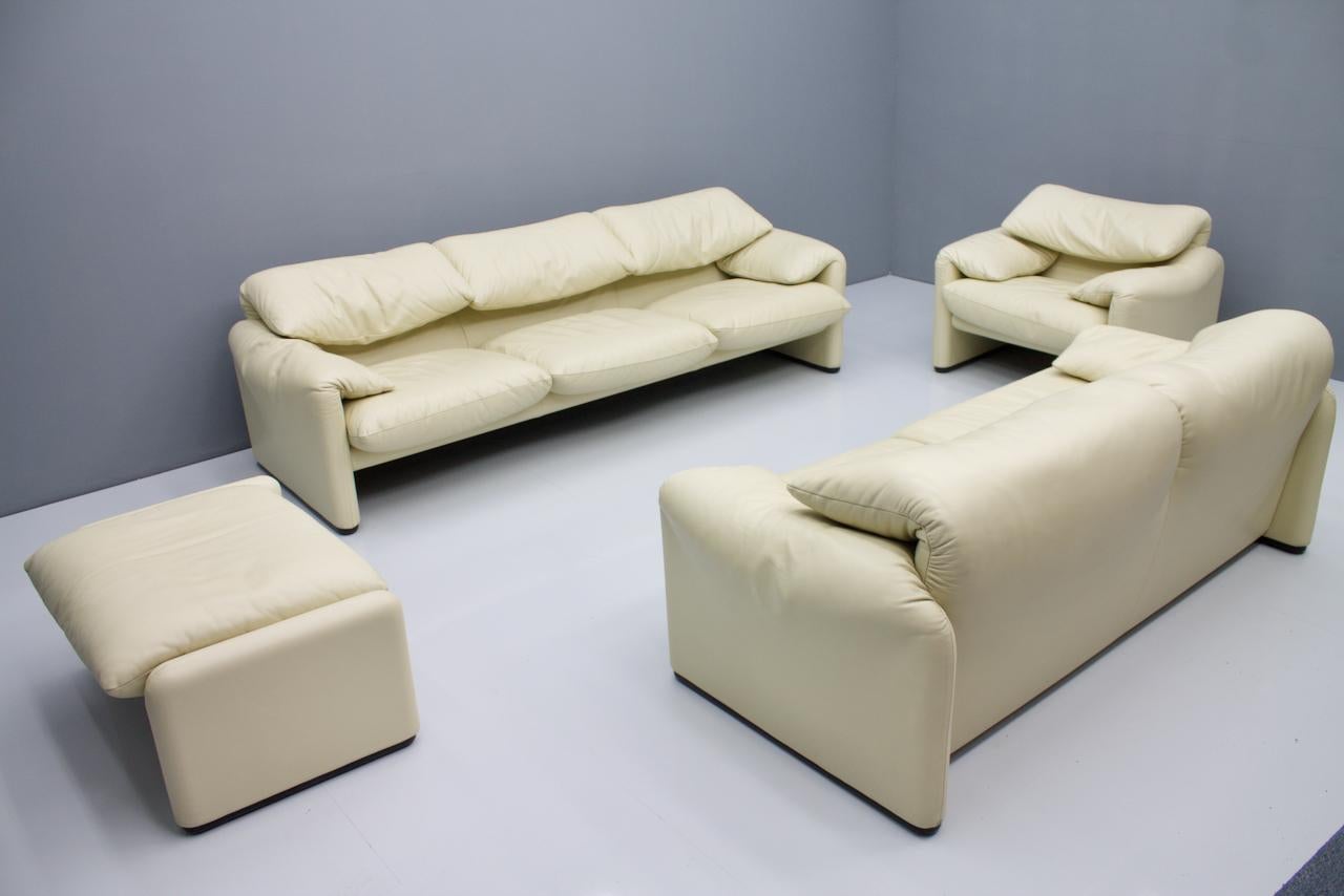 Cream White Leather Lounge Chair Maralunga by Vico Magistretti for Cassina, 1973 In Good Condition For Sale In Frankfurt / Dreieich, DE