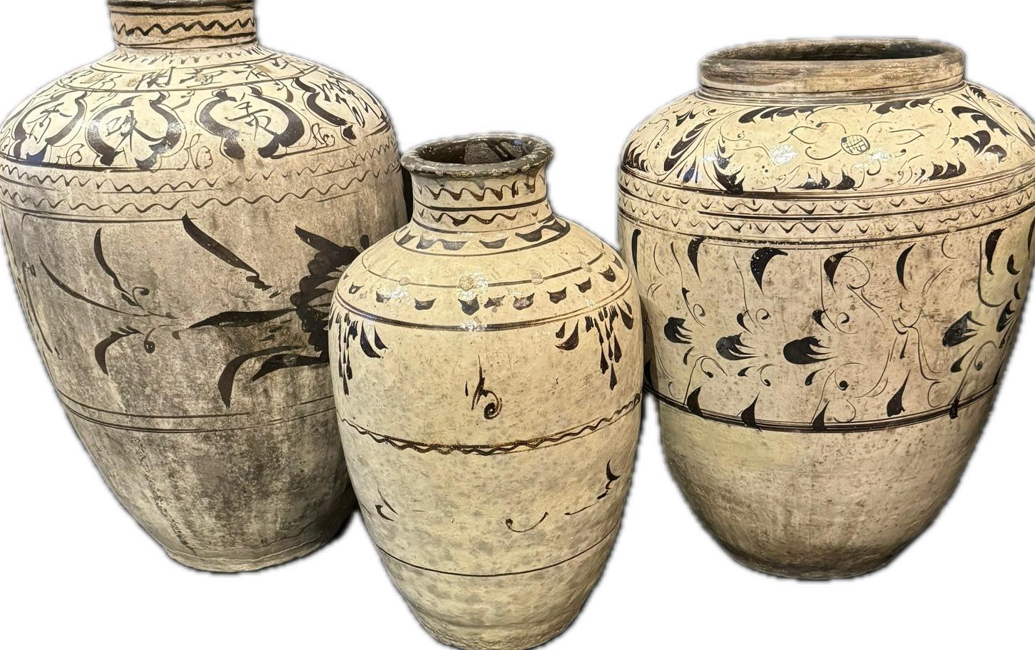 Grand vase à décor peint à la main en crème et brun foncé, Chine, XIXe siècle en vente 2
