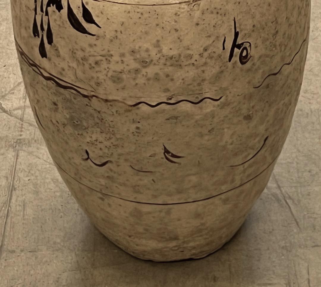 Grand vase peint en crème et brun foncé, Chine, XIXe siècle Bon état - En vente à New York, NY