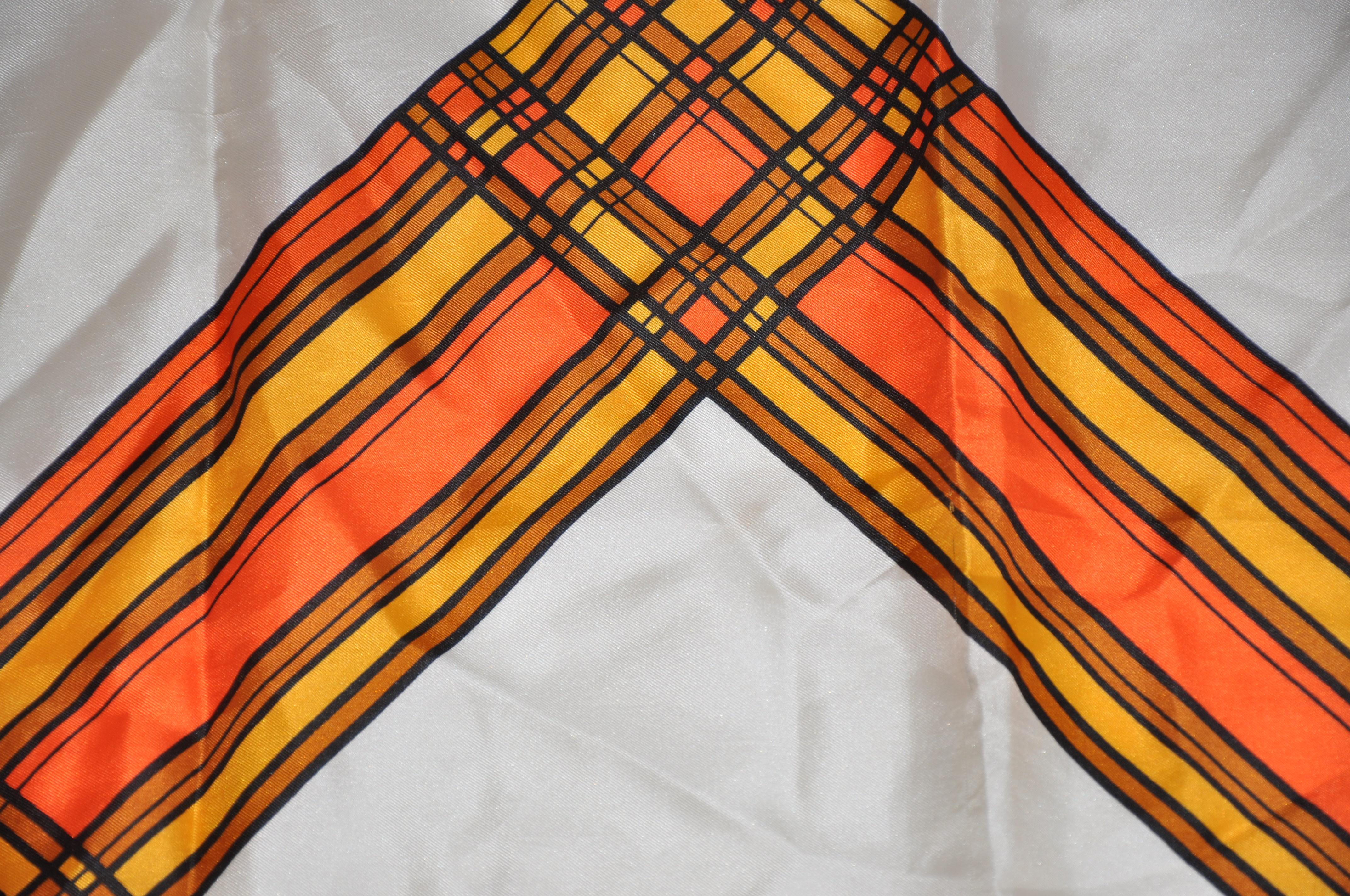 Écharpe en soie « Cream With Yellow & Tangerine Plaids » (Cream With Yellow & Tangerine) en vente 3