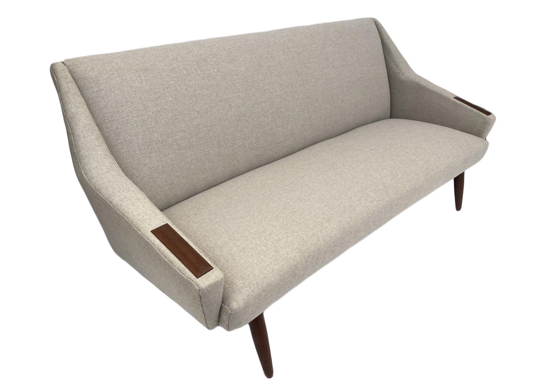 Mid-Century Modern Cream Wool 3 Seater Sofa with Teak Paws Mid Century 1960s Danish