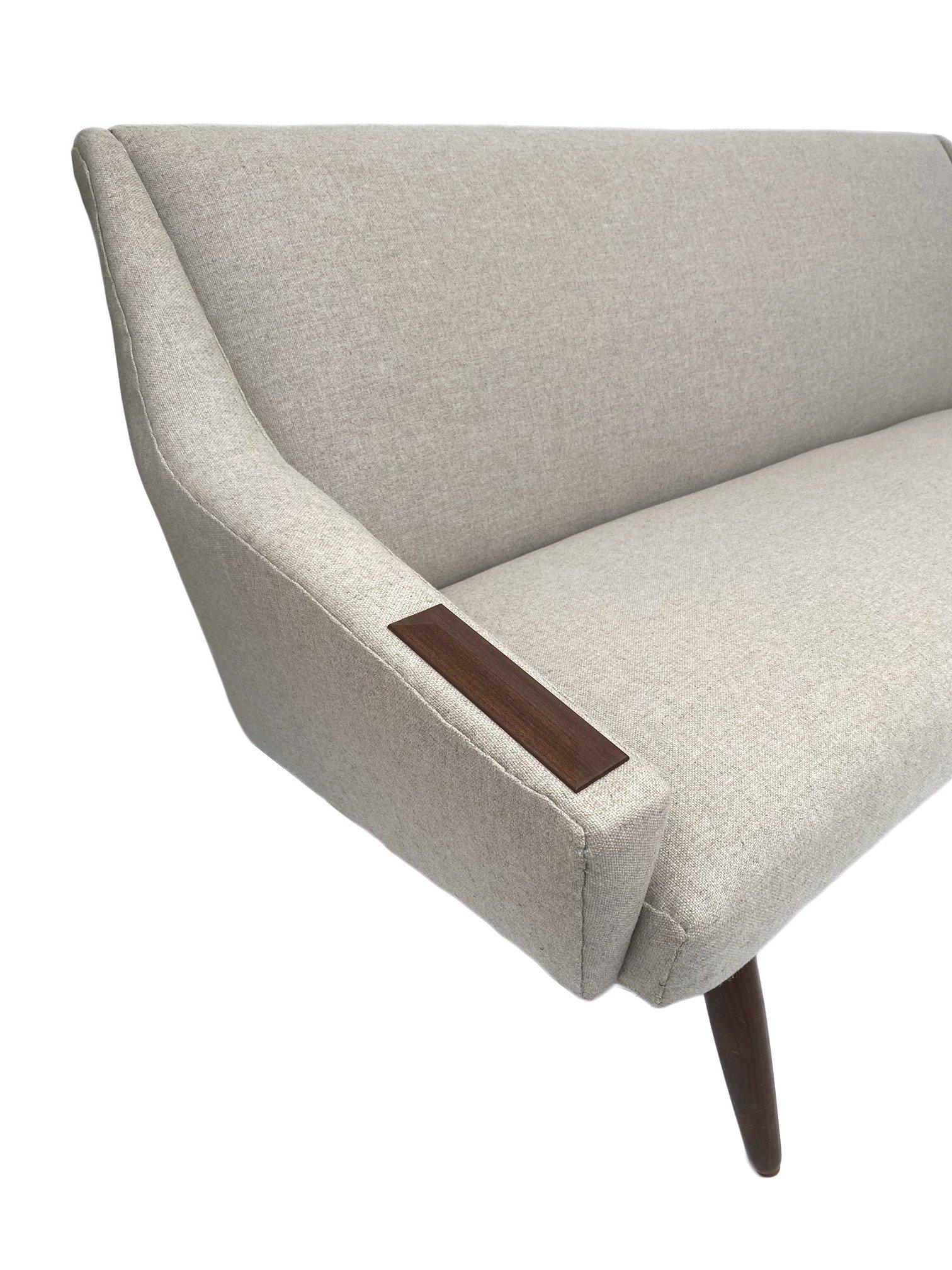 Cream Wool 3 Seater Sofa with Teak Paws Mid Century 1960s Danish For Sale 4