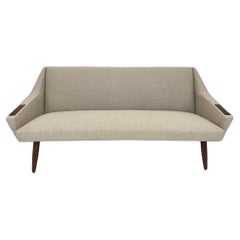 Creme Wolle 3-Sitzer Sofa mit Teakholz Pfoten Mid Century 1960s Dänisch