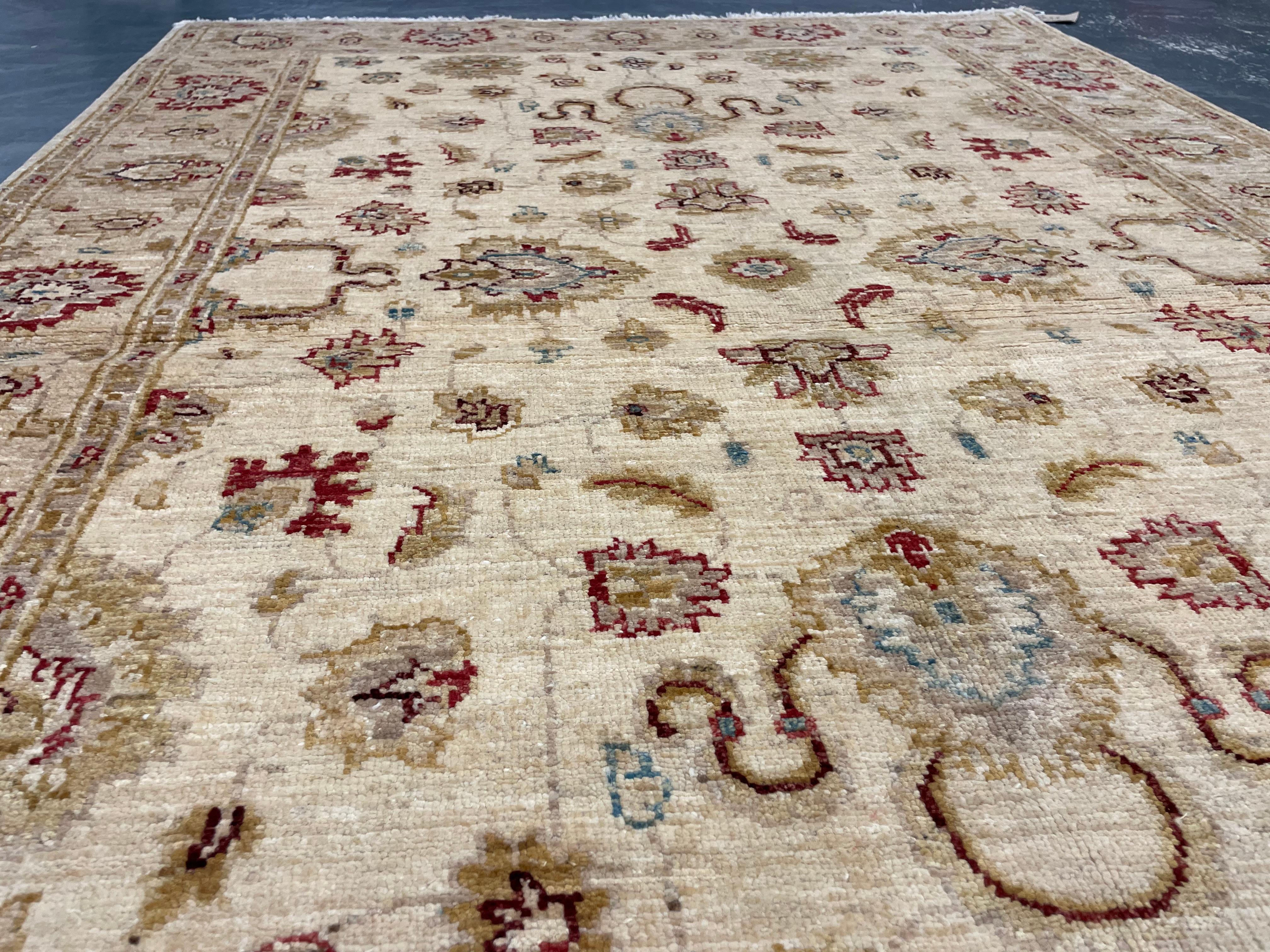 Tapis en laine crème, tapis floral tissé à la main, décor traditionnel 190x128cm en vente 1