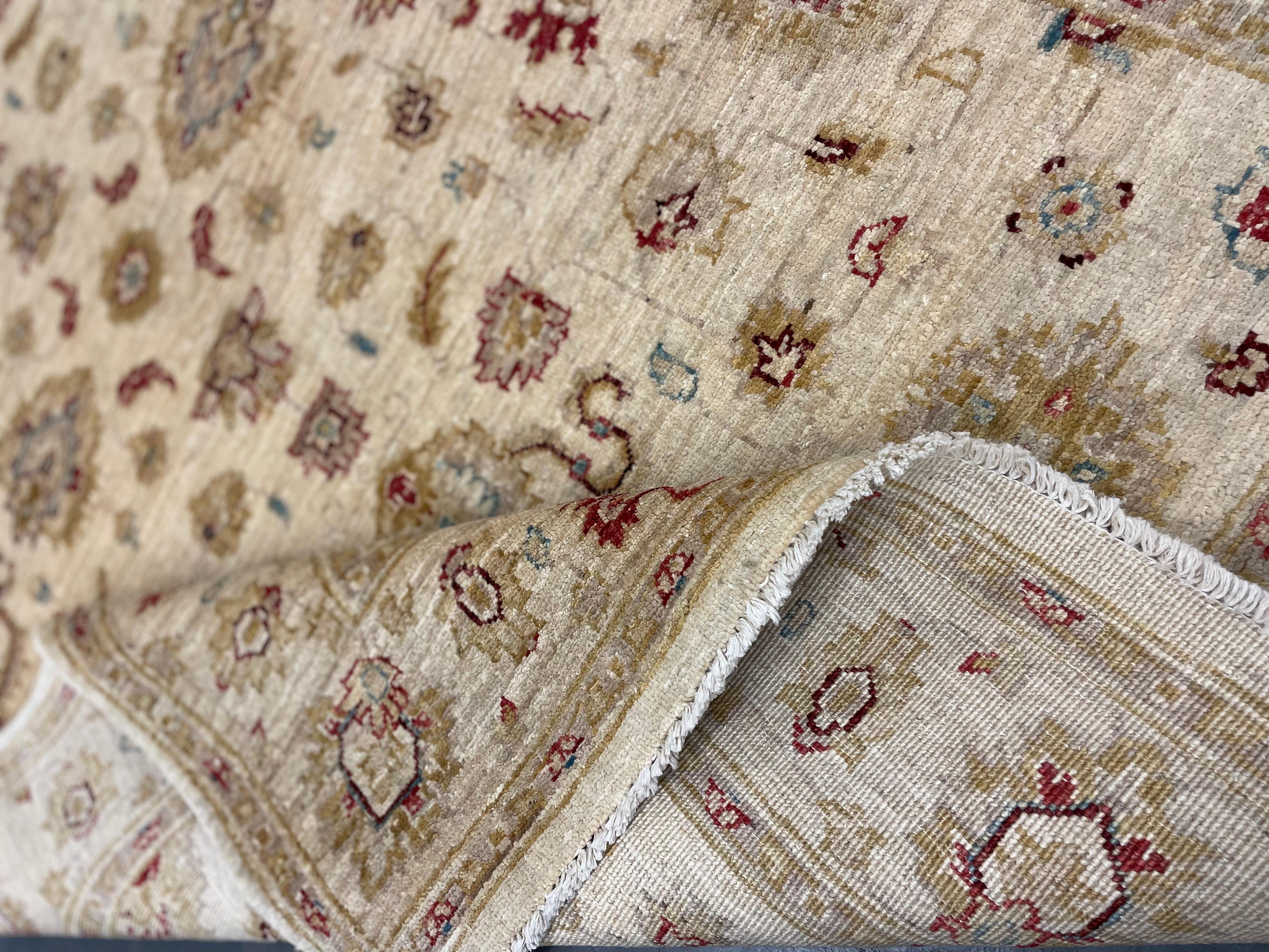 Tapis en laine crème, tapis floral tissé à la main, décor traditionnel 190x128cm en vente 2