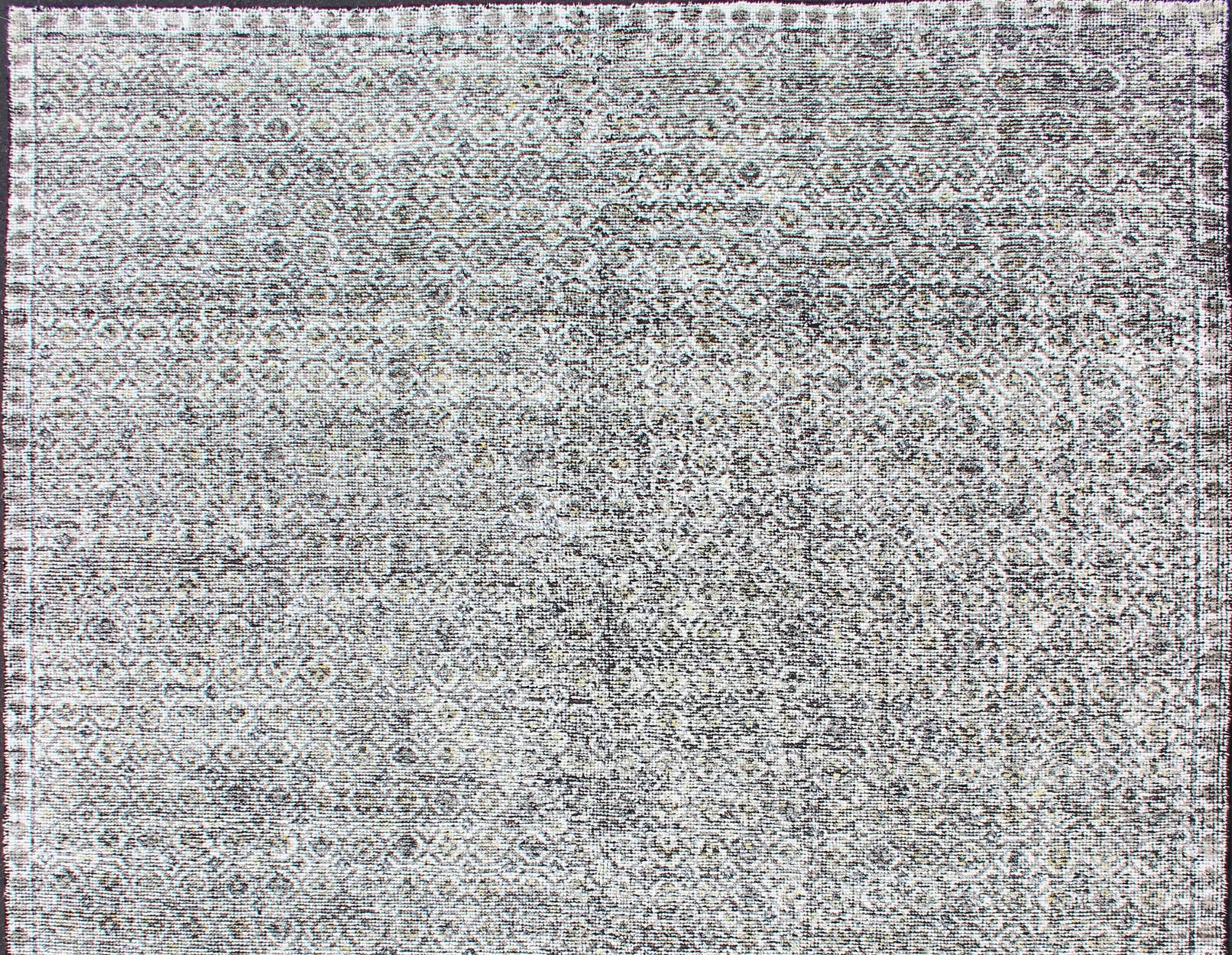 Shades of cream, light yellow, and charcoal modern Indian piled rug, rug KHN-1022-TR-818, country of origin / type: India / Indian modern piled rug.

A unique blend of historical and modern design, this dynamic and exciting composition is