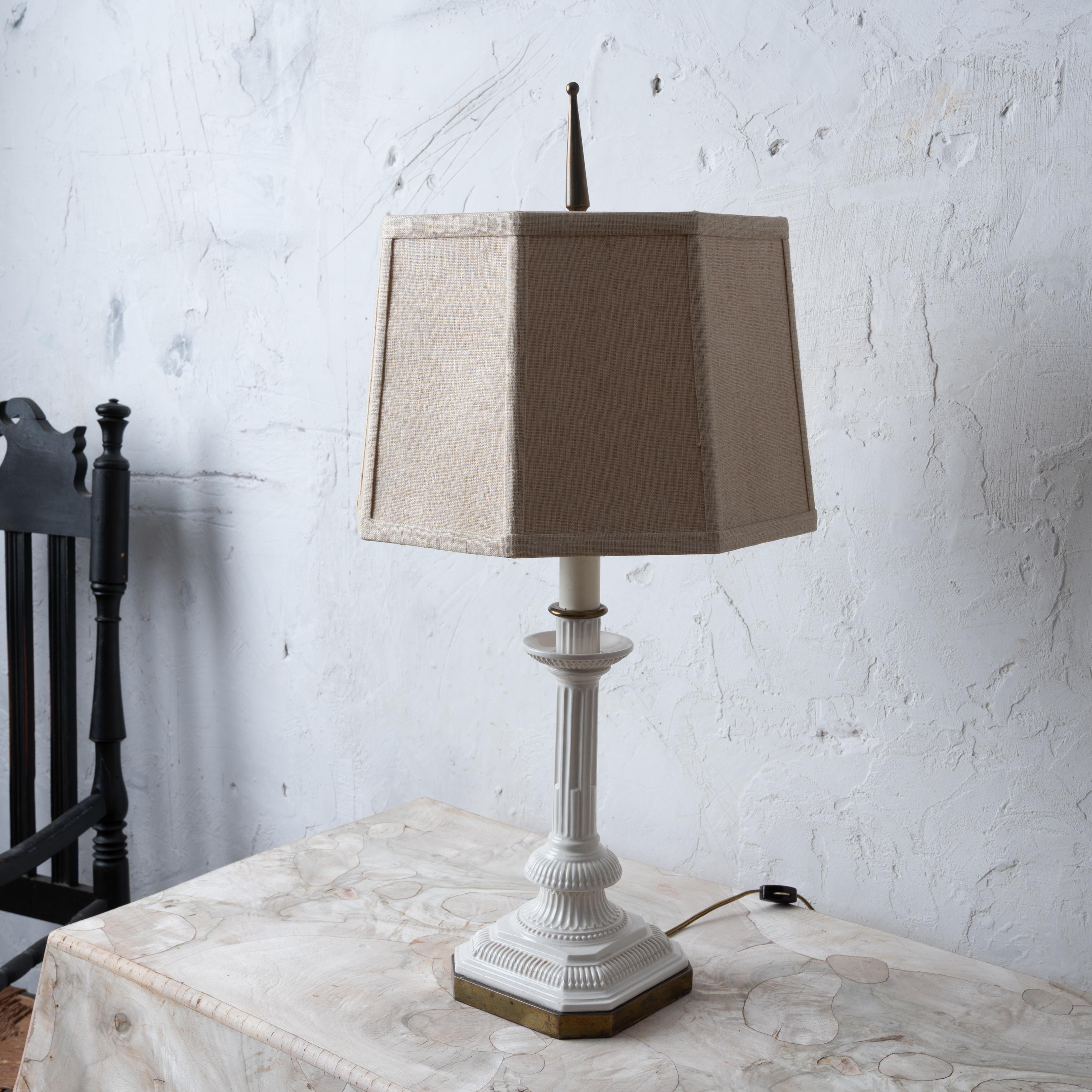 Lámpara de velas de columna Creamware Desconocido en venta