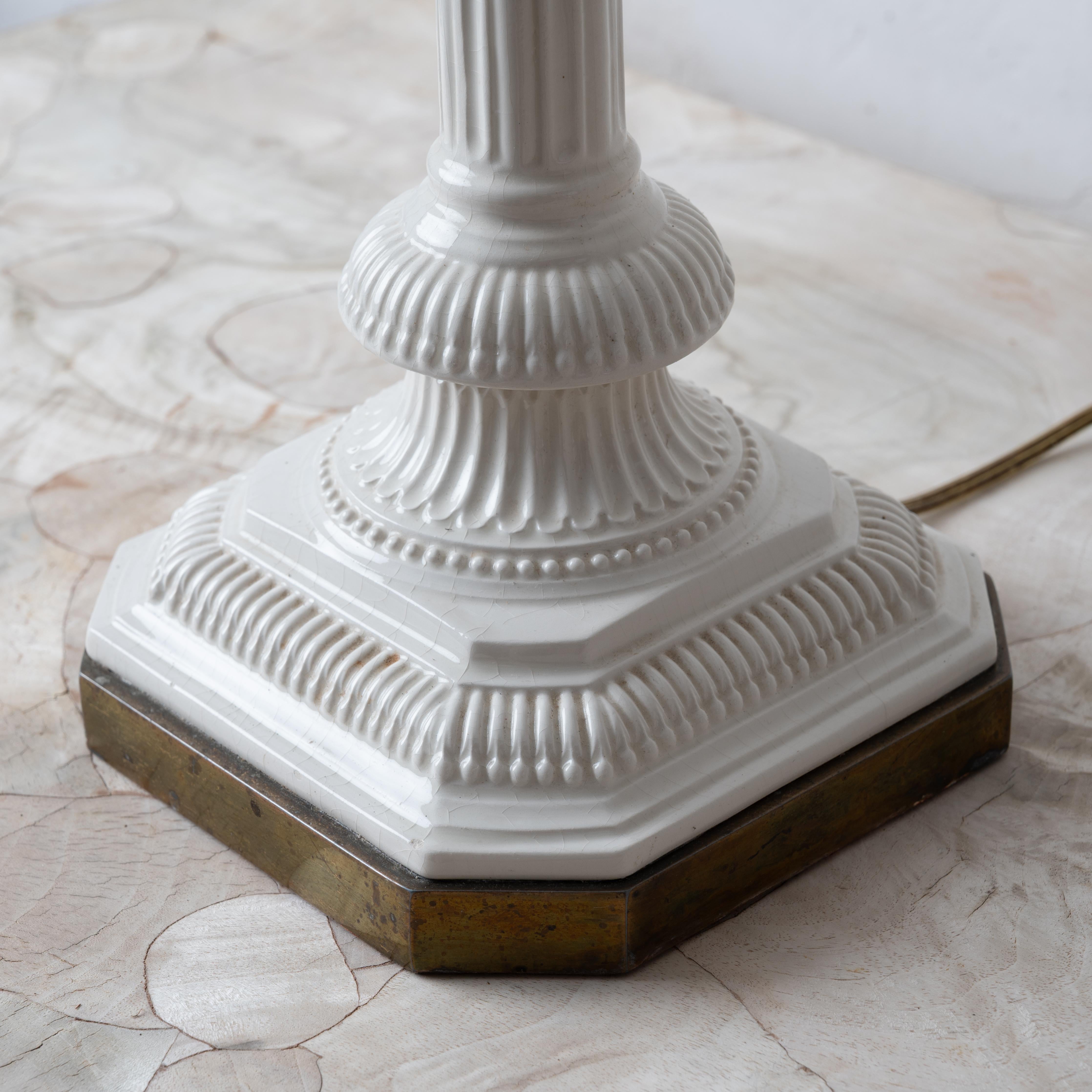 Lámpara de velas de columna Creamware en venta 1