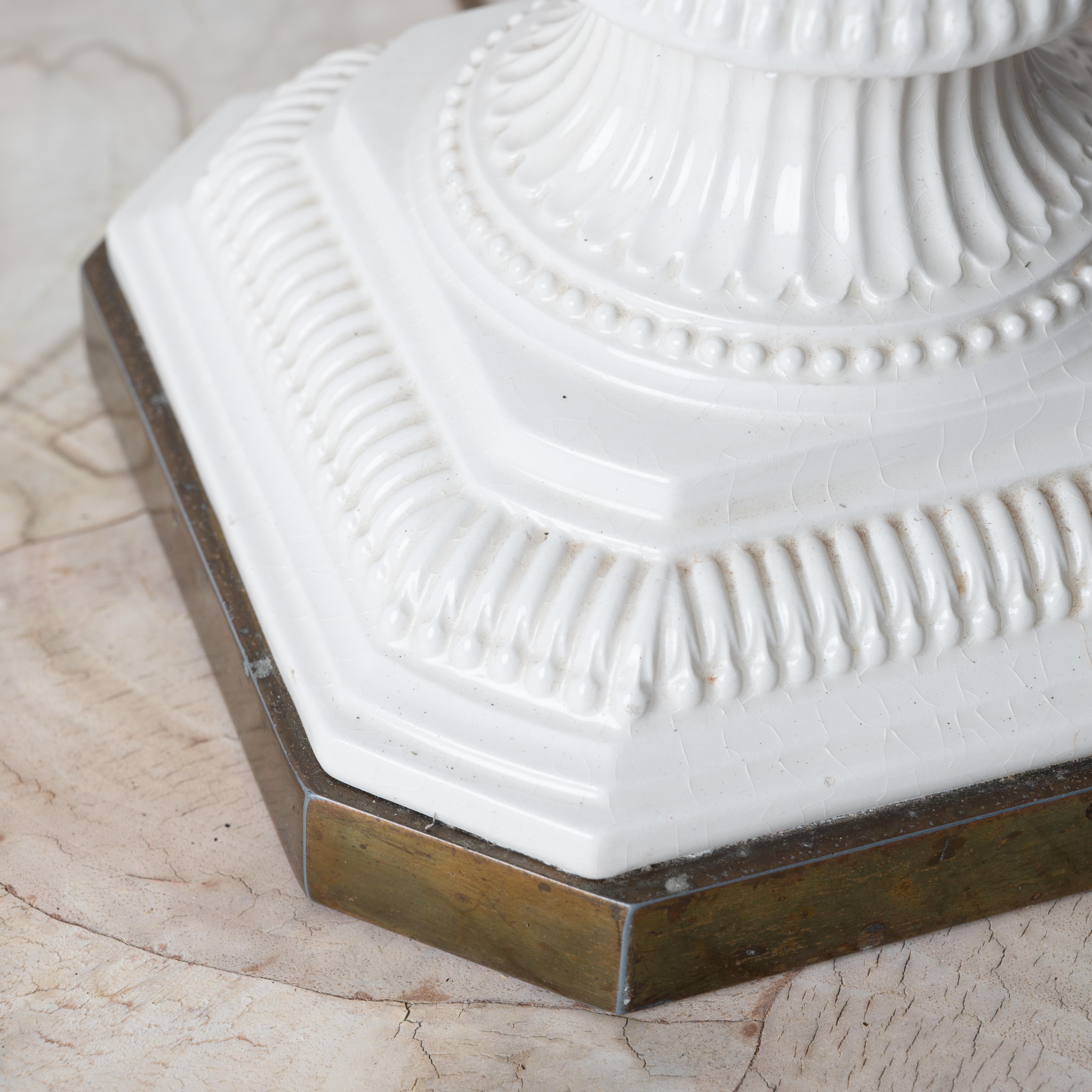 Lámpara de velas de columna Creamware en venta 2