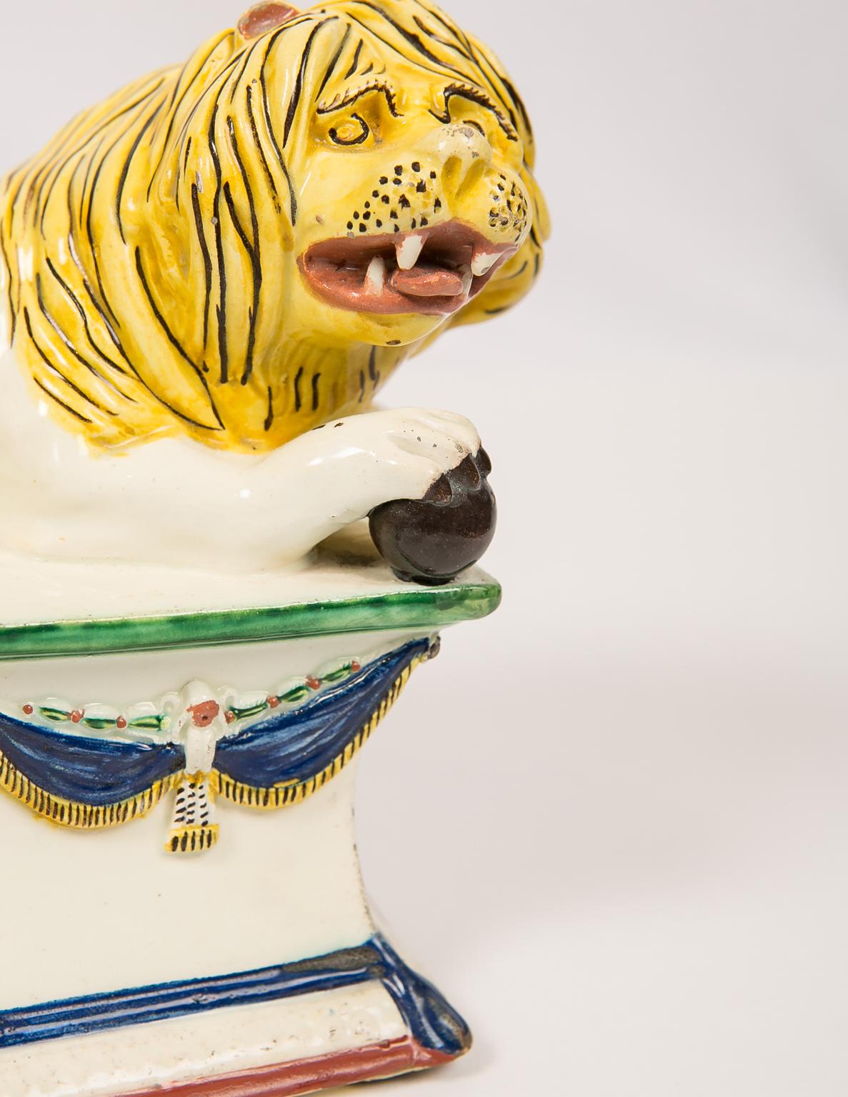 Antike französische Wedgwoodware-Löwen aus dem 18. Jahrhundert im Angebot 7