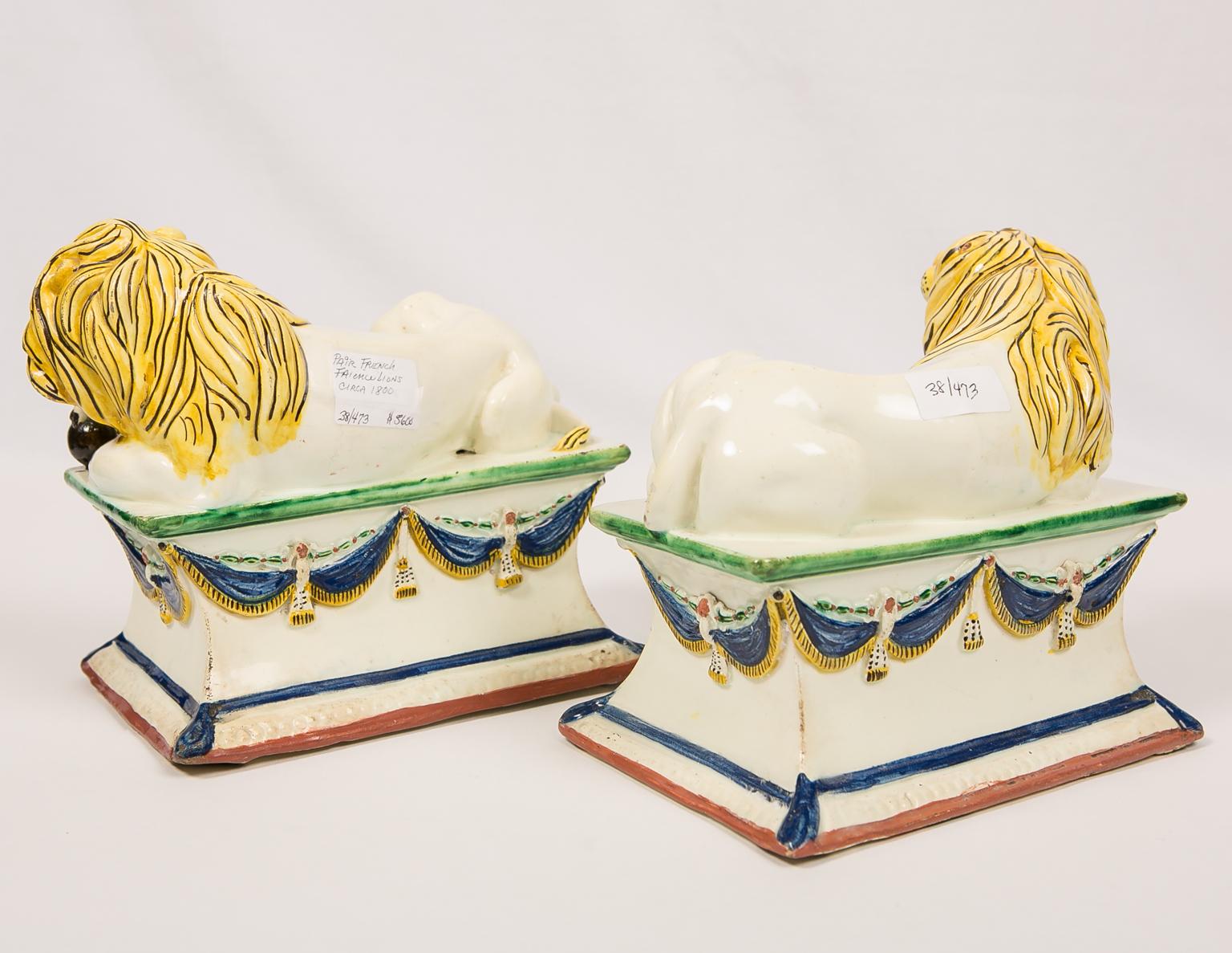 Antique French Creamware Lions 18th Century For Sale 1