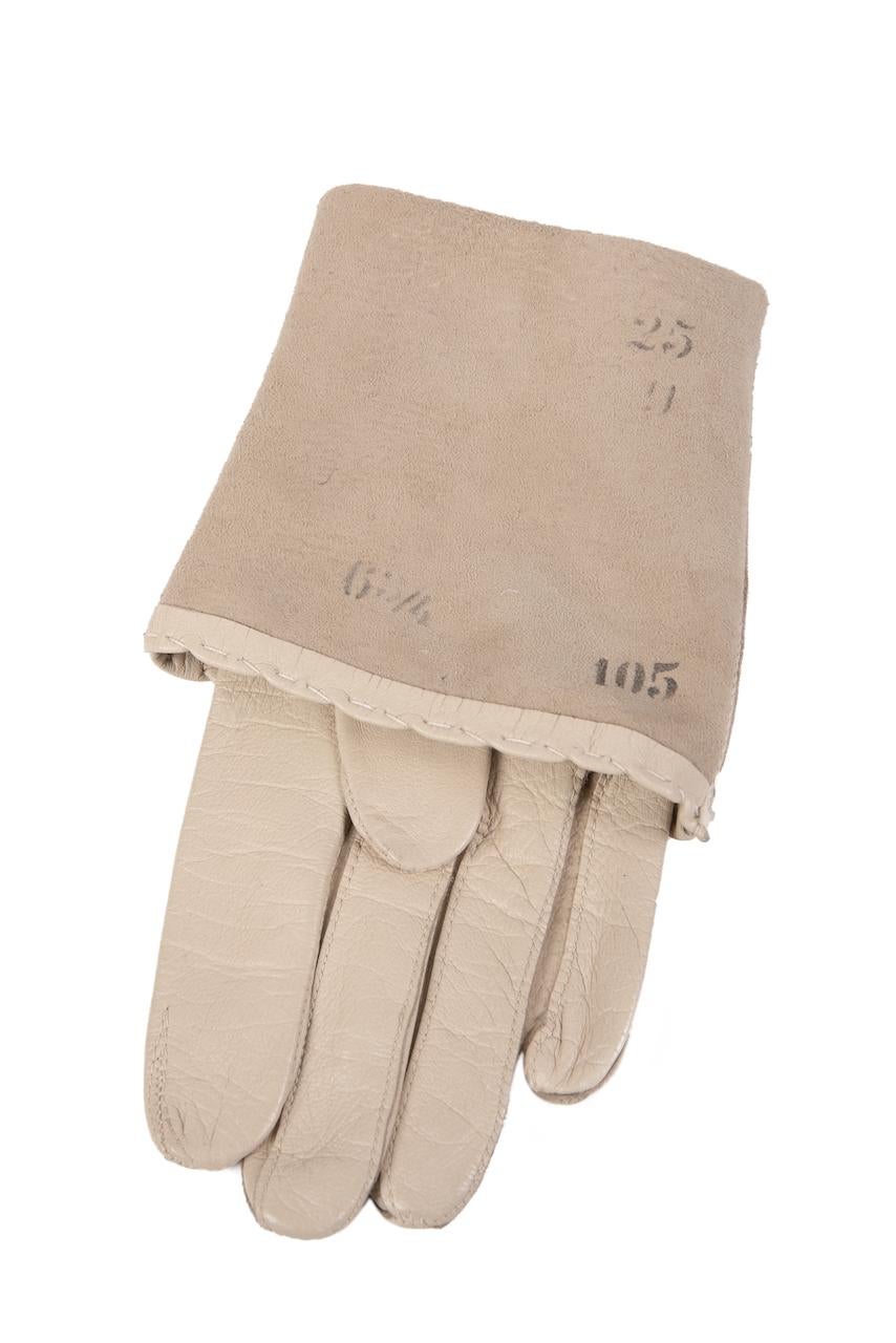 Creamy Beige Smooth Leather Gloves with 3D Dot Detailing Scalloped Hem, 1960s 3