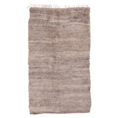 Creamy Brown Wool Moroccan Rug in Allover Solid Field