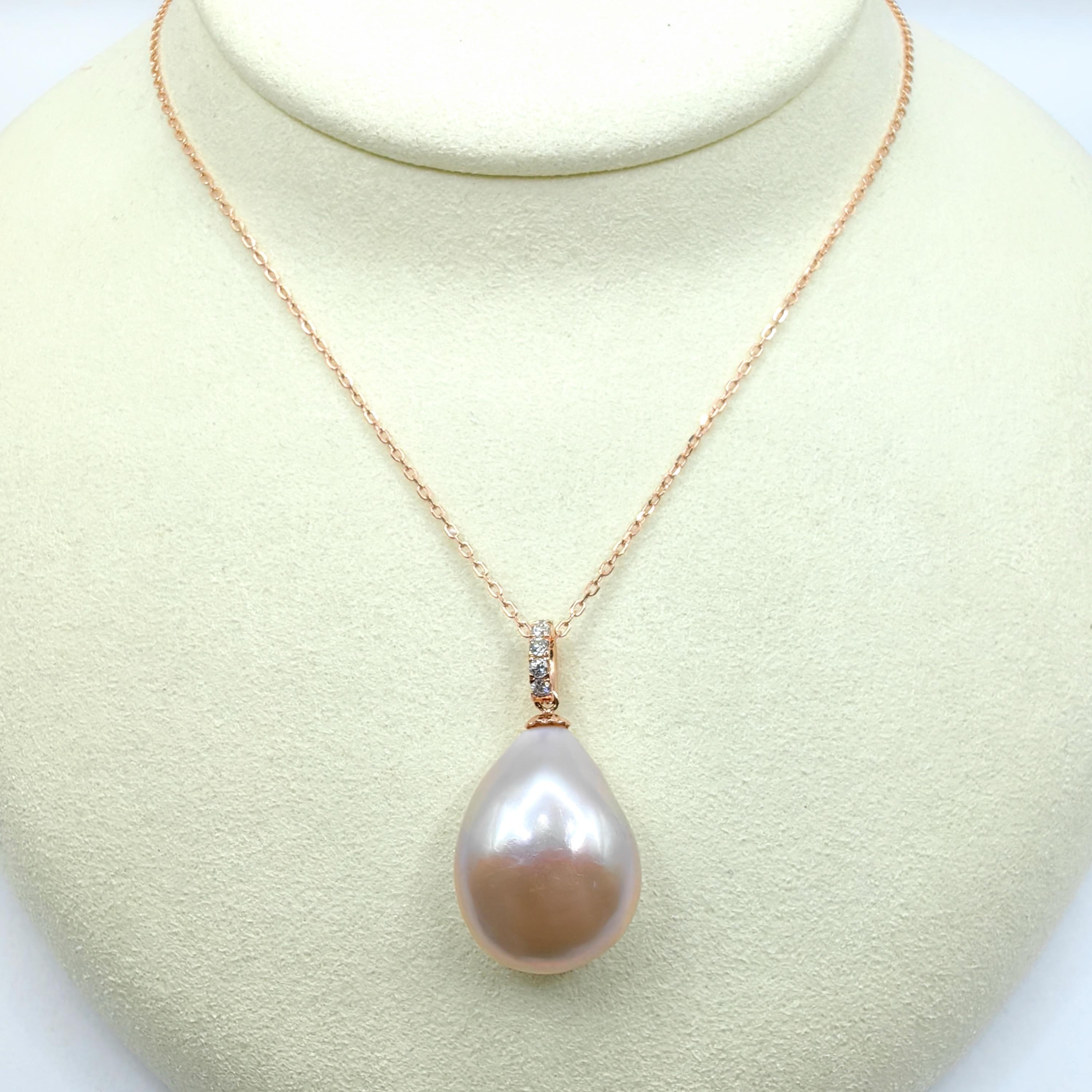 Taglio rotondo Ciondolo perla barocca rosa-pesca con diamante in oro rosa 18 carati in vendita