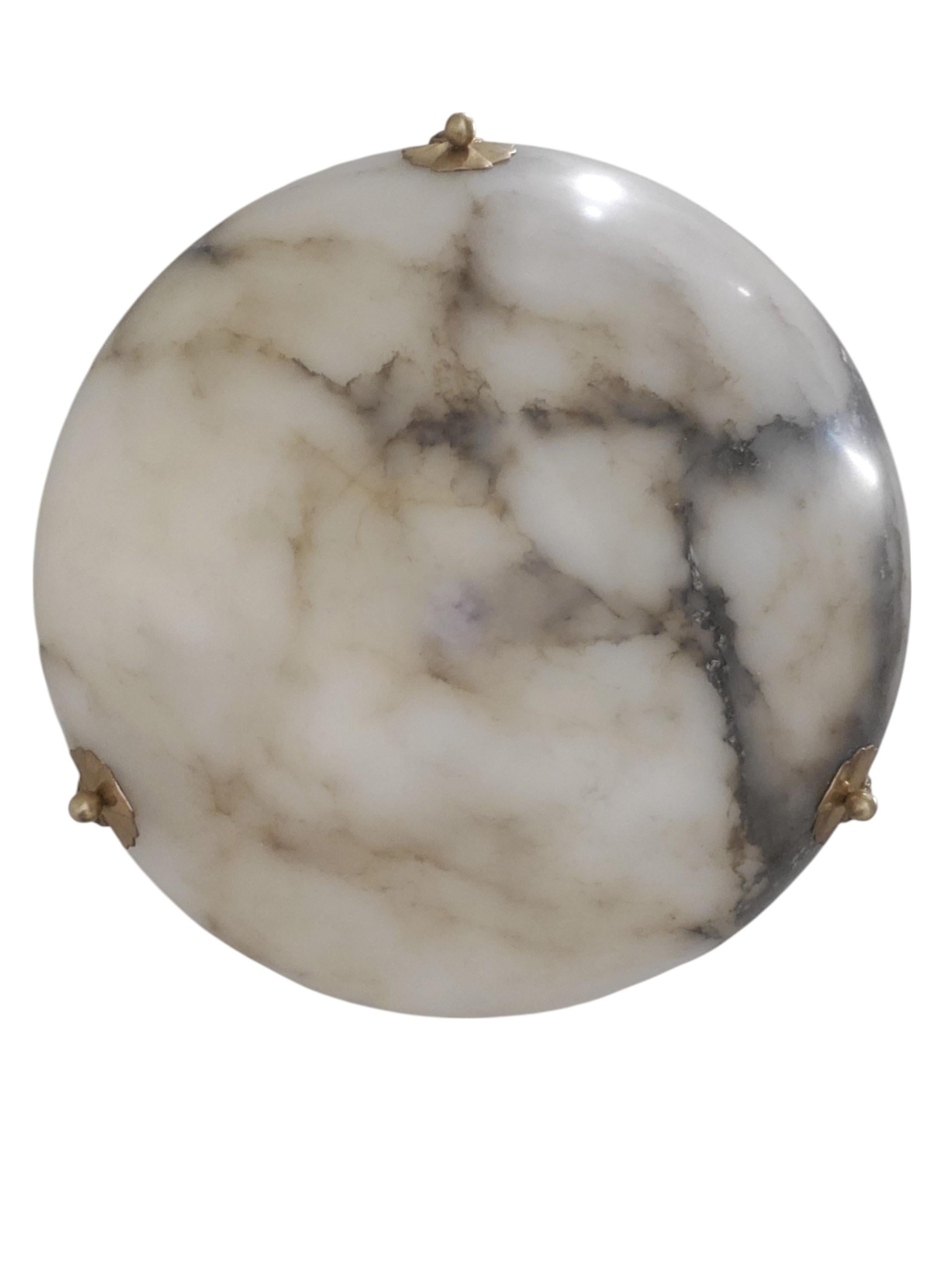 Art déco Coupé d'albâtre original blanc crème + veiné de gris avec décor de coquillages + cordon de corde. en vente