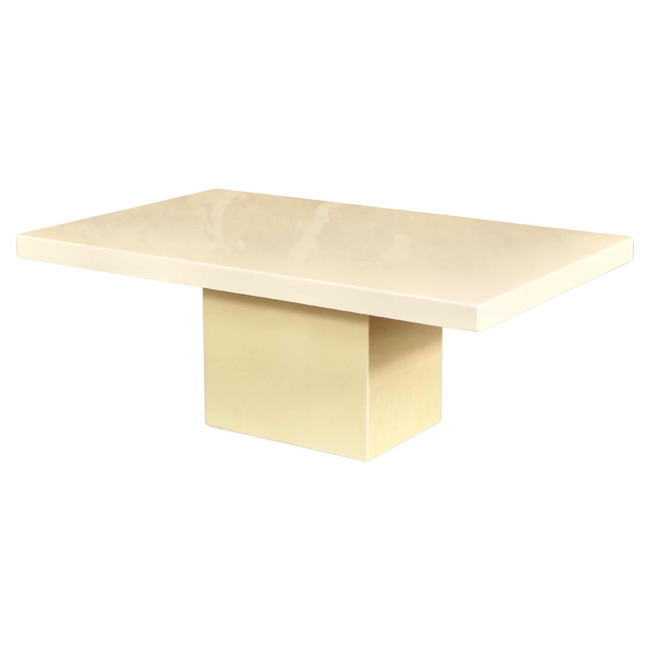 Table basse compacte laquée blanc crème de Ligne Roset, 1970