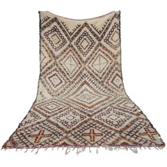 Creamy white Moroccan Beni Ourain Rug Vintage Pink Orange