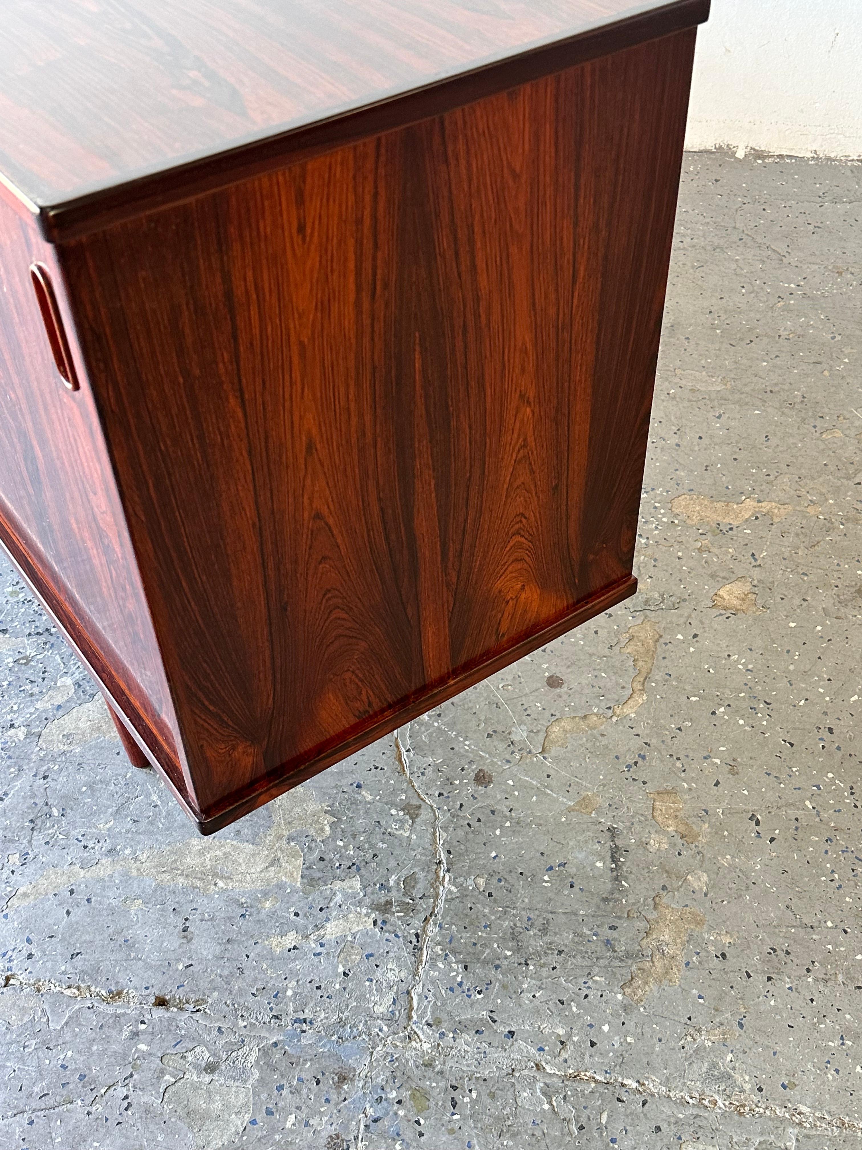 1970s Mid Century Danish Modern Dyrlund Rosewood Credenza 11