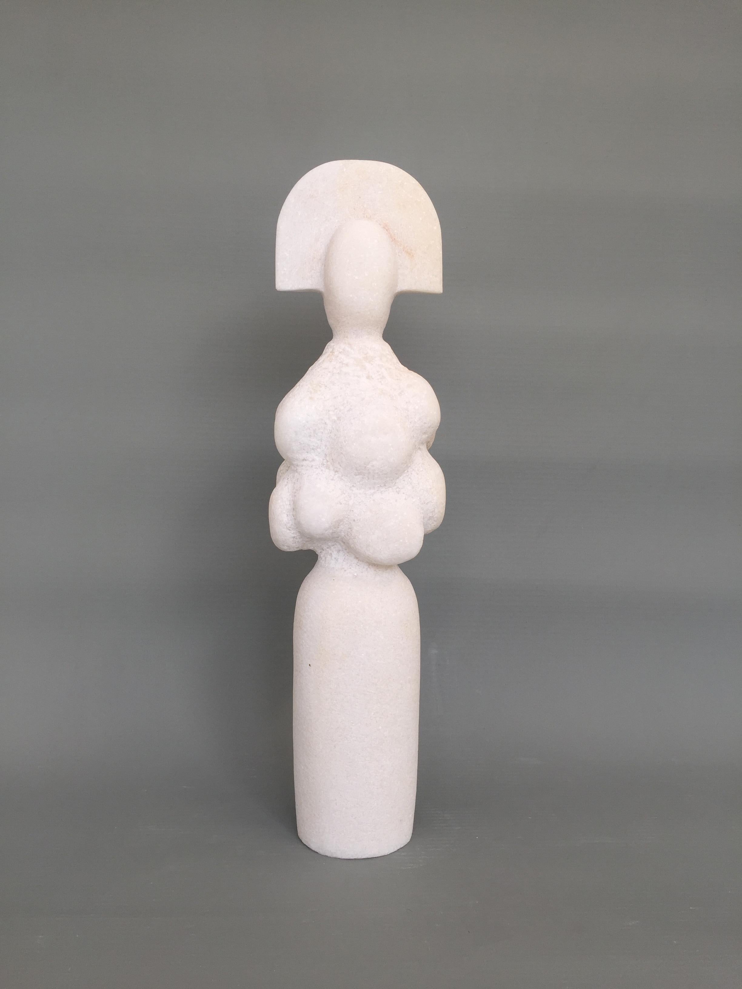 Creatian Woman, Rare Naxian Marble Sculpture by Tom von Kaenel In New Condition In Geneve, CH