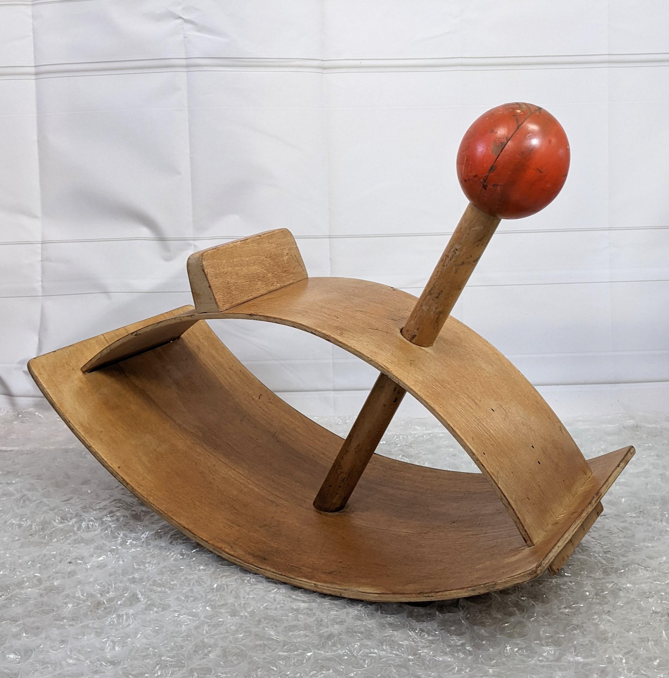 Legno curvato Creative Playthings Dondolo per bambini del medio secolo in vendita