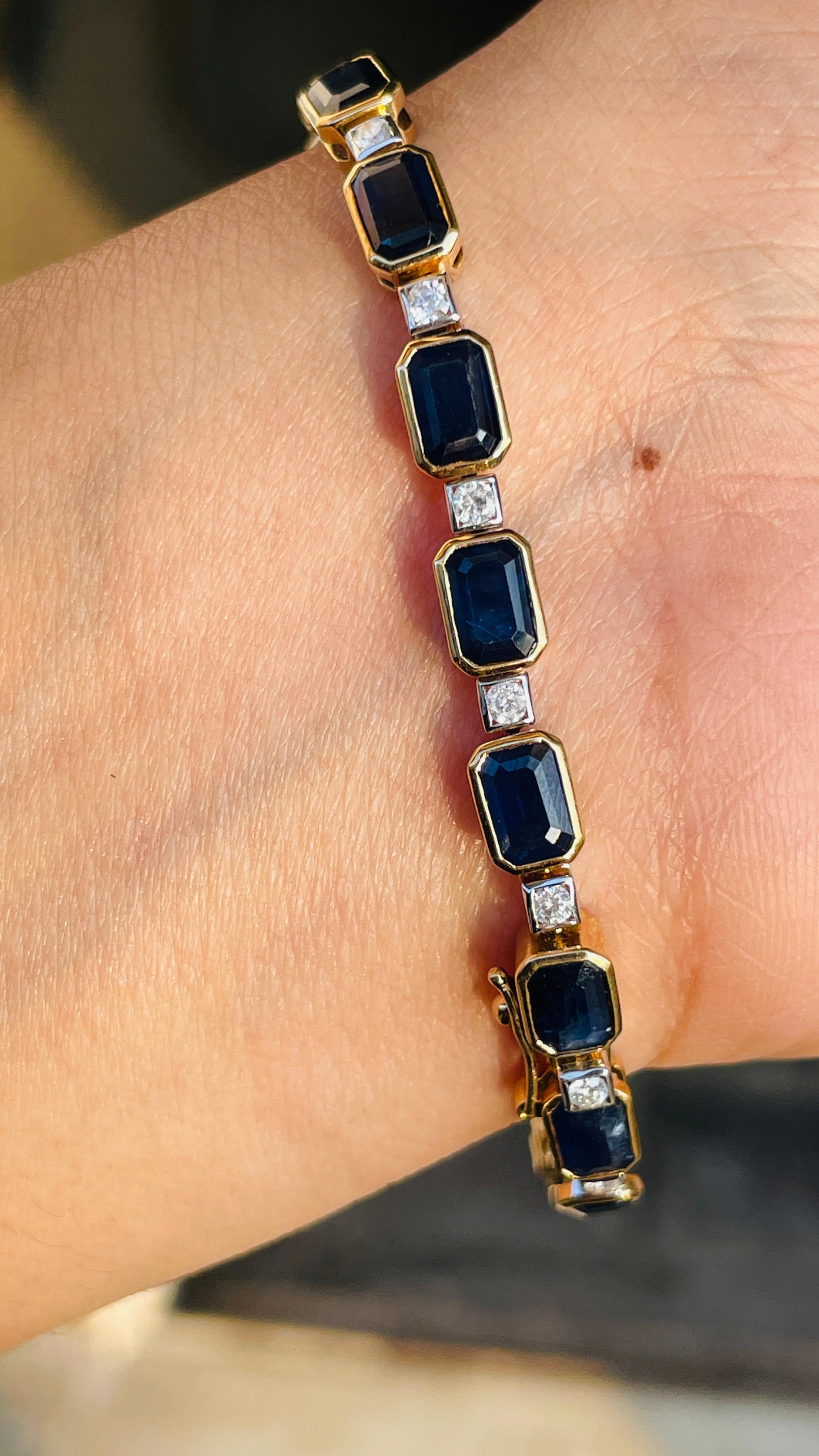 Modern Creative Style in 18K Yellow Gold with Blue Sapphire and Diamond Tennis Bracelet For Sale