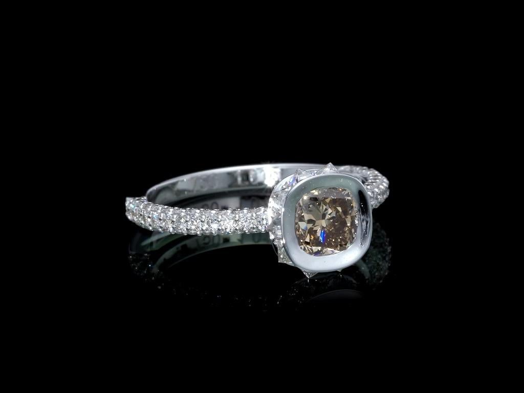 Creadores Boutique Zenith Clásico Oro Blanco 18K 2,06 Quilates Diamante Champán Rin Art Decó en venta