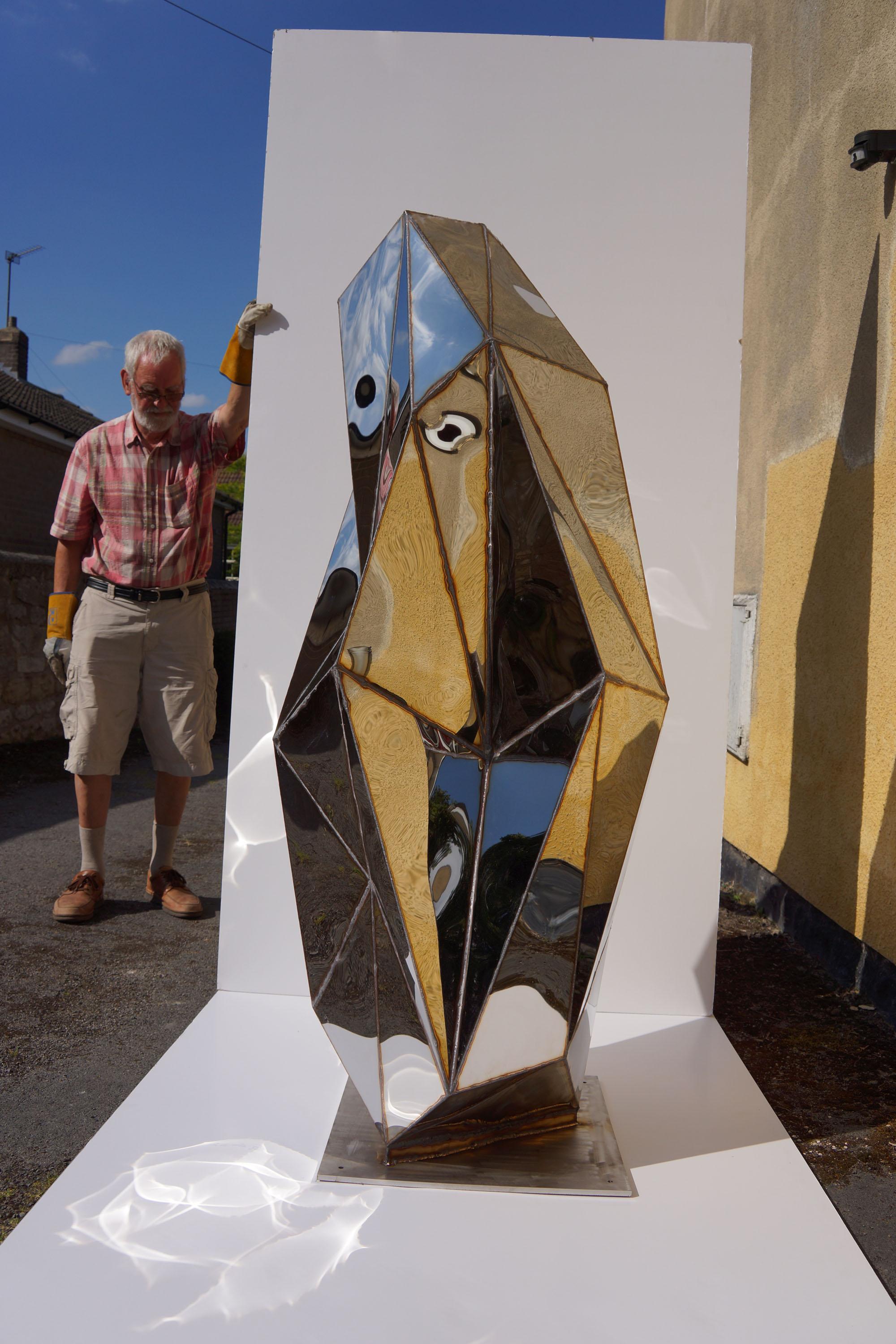 Kreaturenskulptur aus geschweißtem, spiegelpoliertem Edelstahl von Julian Mayor (Poliert) im Angebot