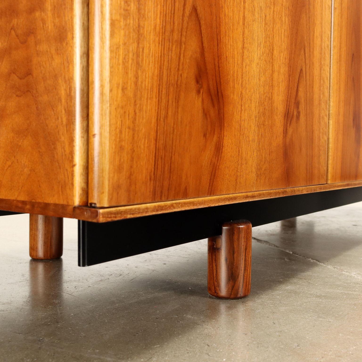 Gianfranco Frattini '809' sideboard for Bernini, 1960s, walnut In Excellent Condition For Sale In Milano, IT