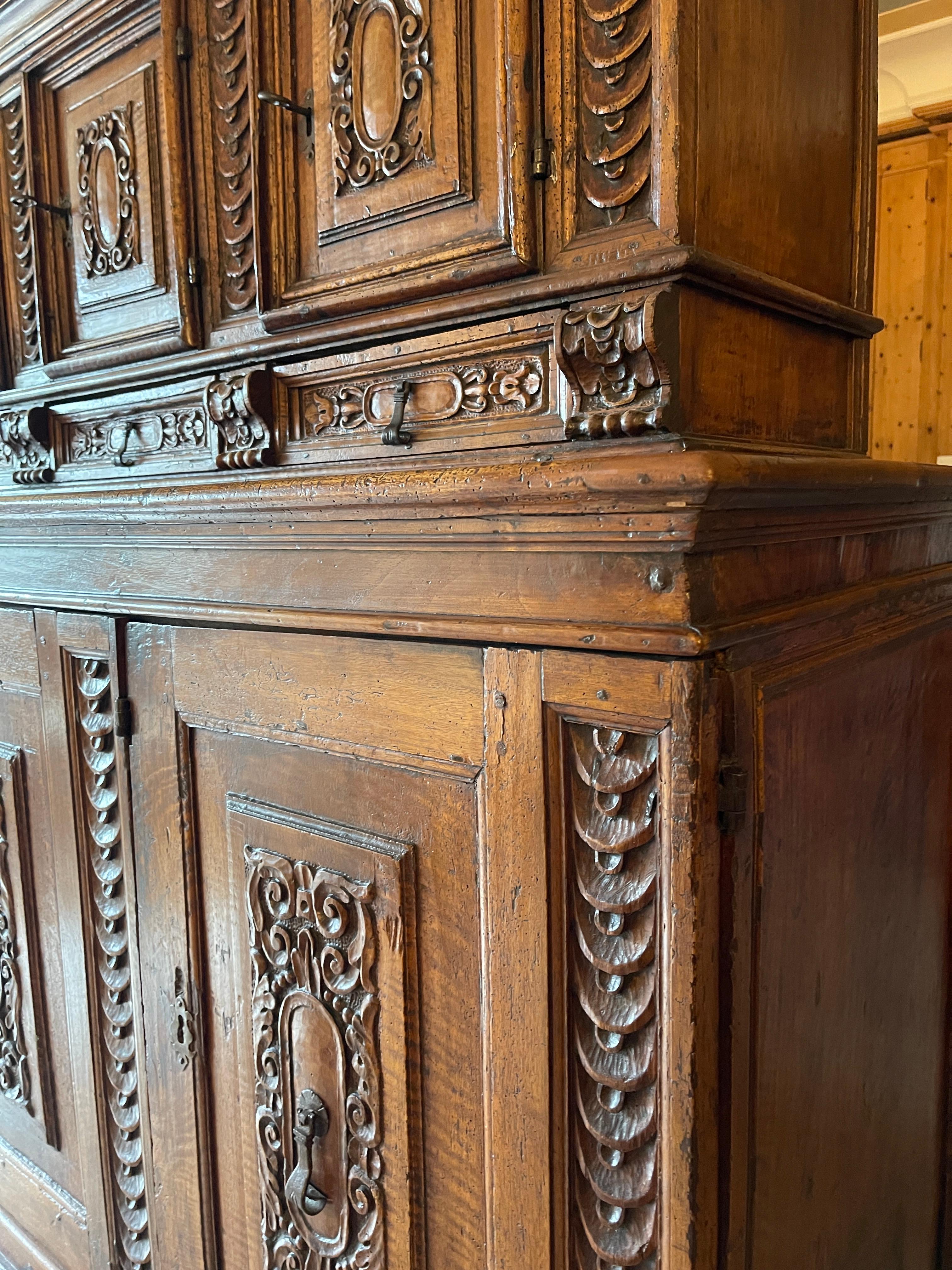 Italian Walnut double-bodied sideboard, Tuscany, late 16th century For Sale
