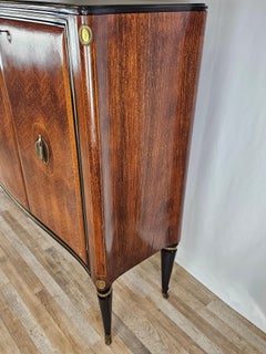 Credenza a tre ante in mogano con piani in vetro Mid Century 1950