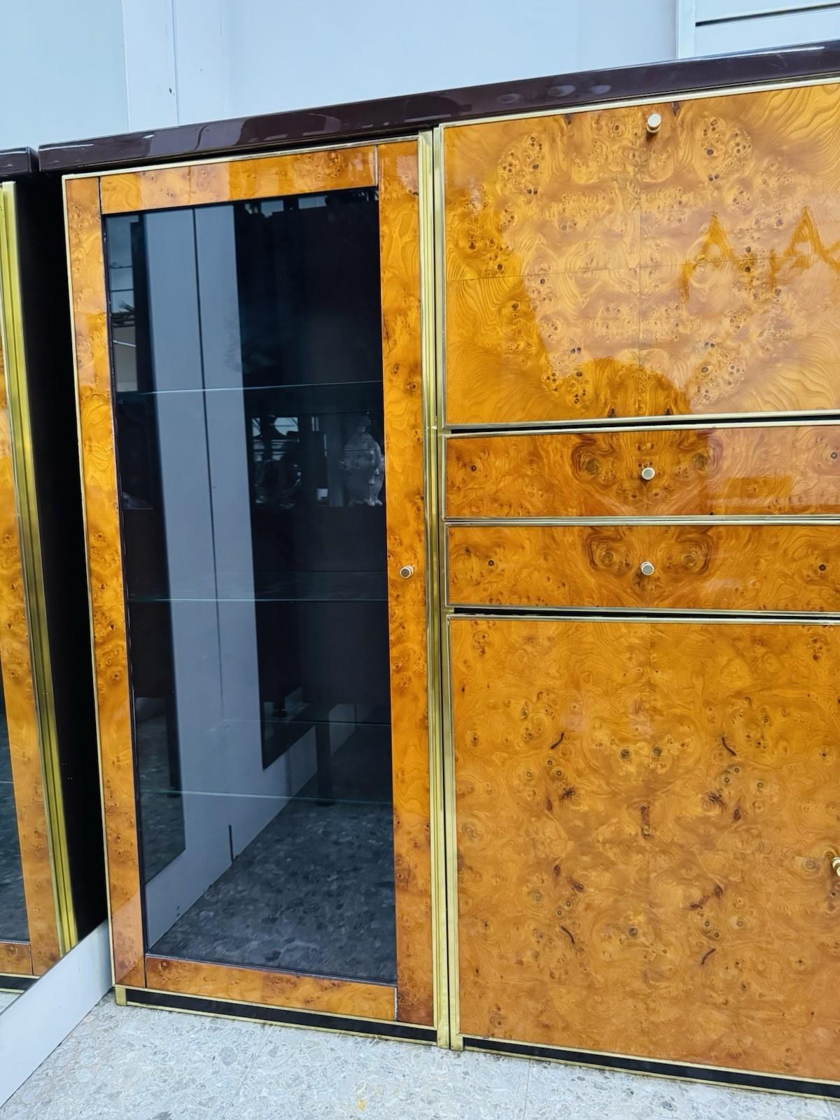 Credenza Alta In Radica E Metallo Dorato Modernariato Anni ‘70 im Zustand „Gut“ im Angebot in Taranto, IT