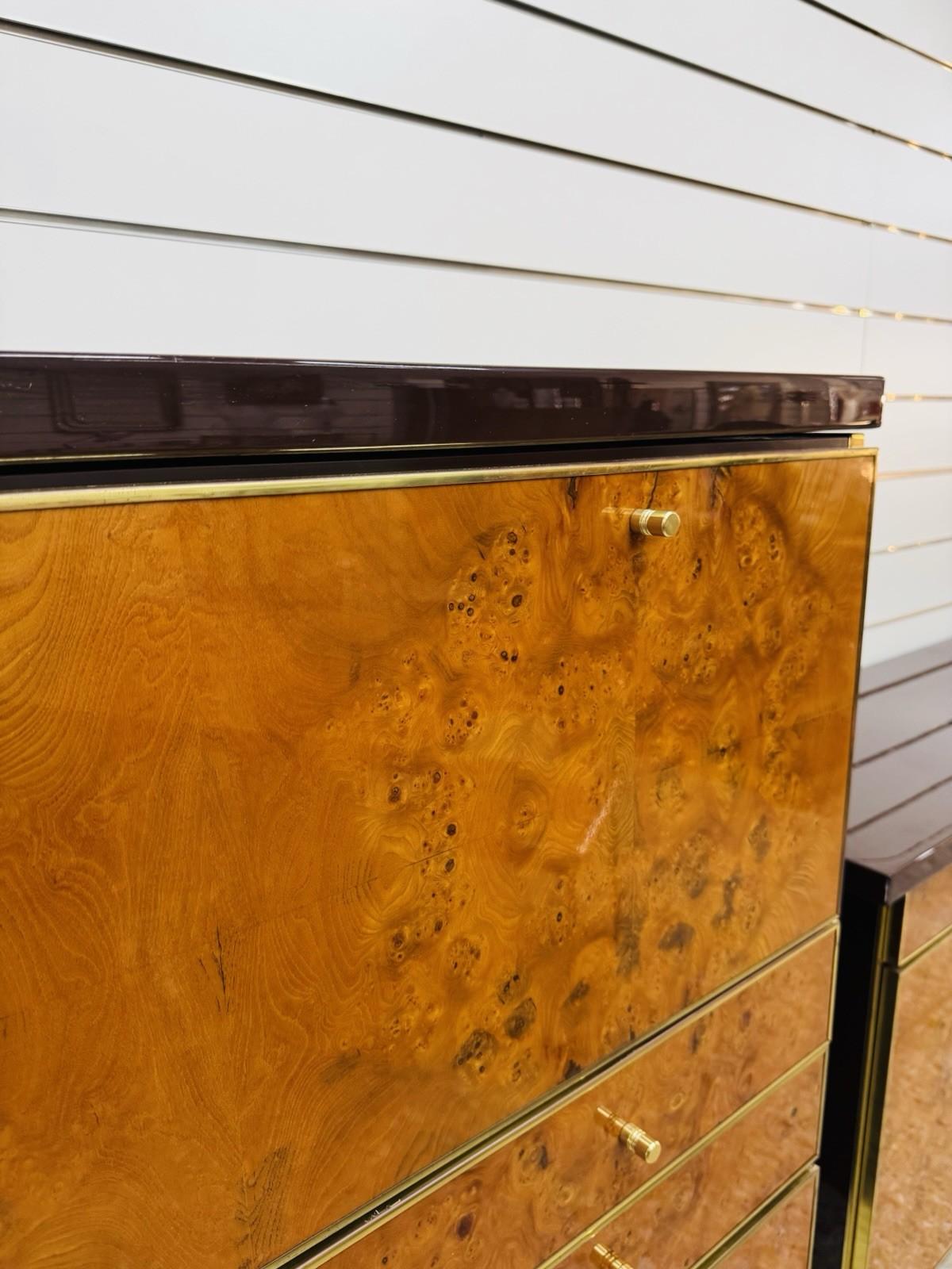 Credenza Alta In Radica E Metallo Dorato Modernariato Anni ‘70 im Angebot 3