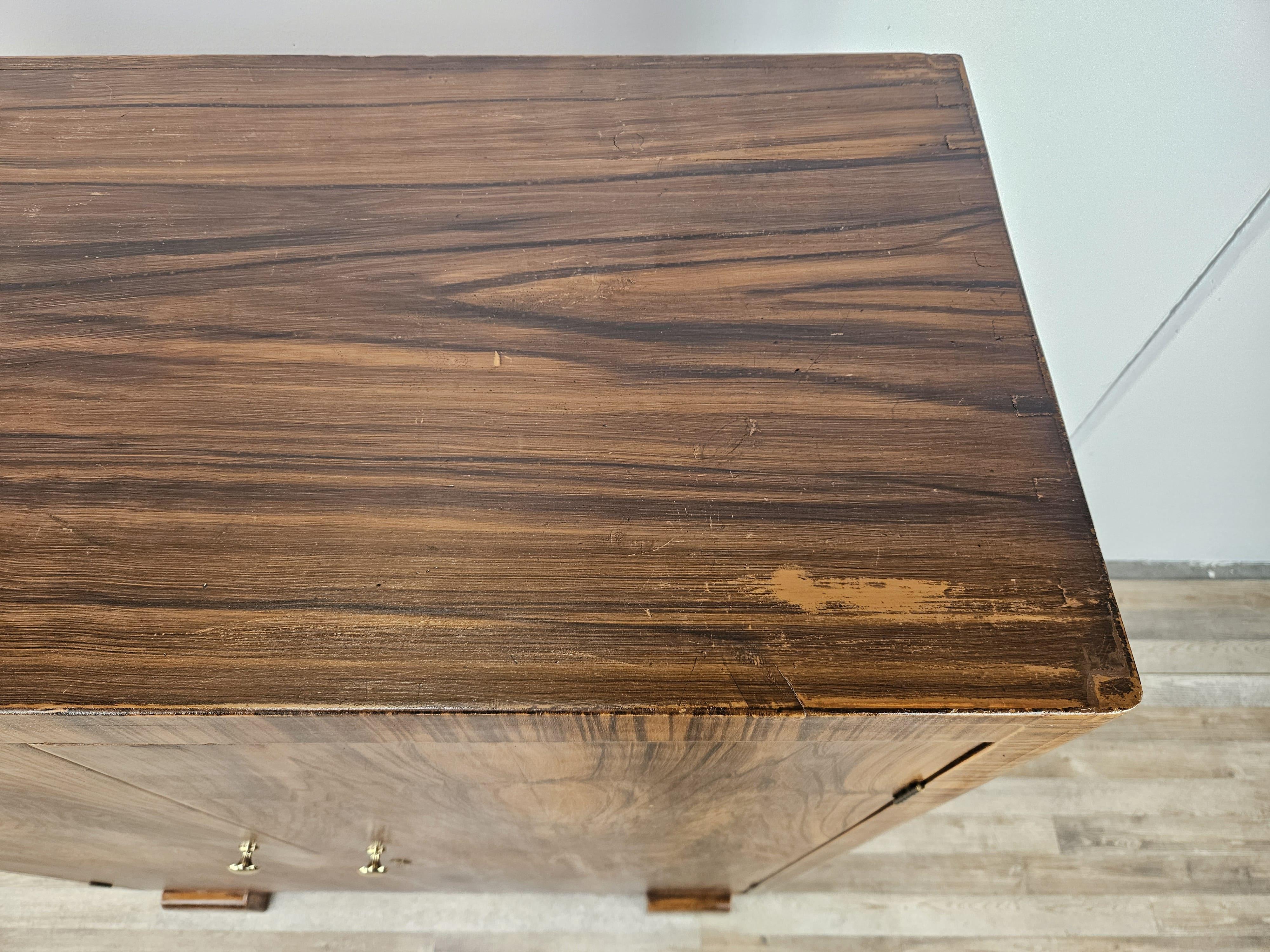 1940s Art Deco mahogany and fir sideboard with interior shelves In Good Condition In Premariacco, IT
