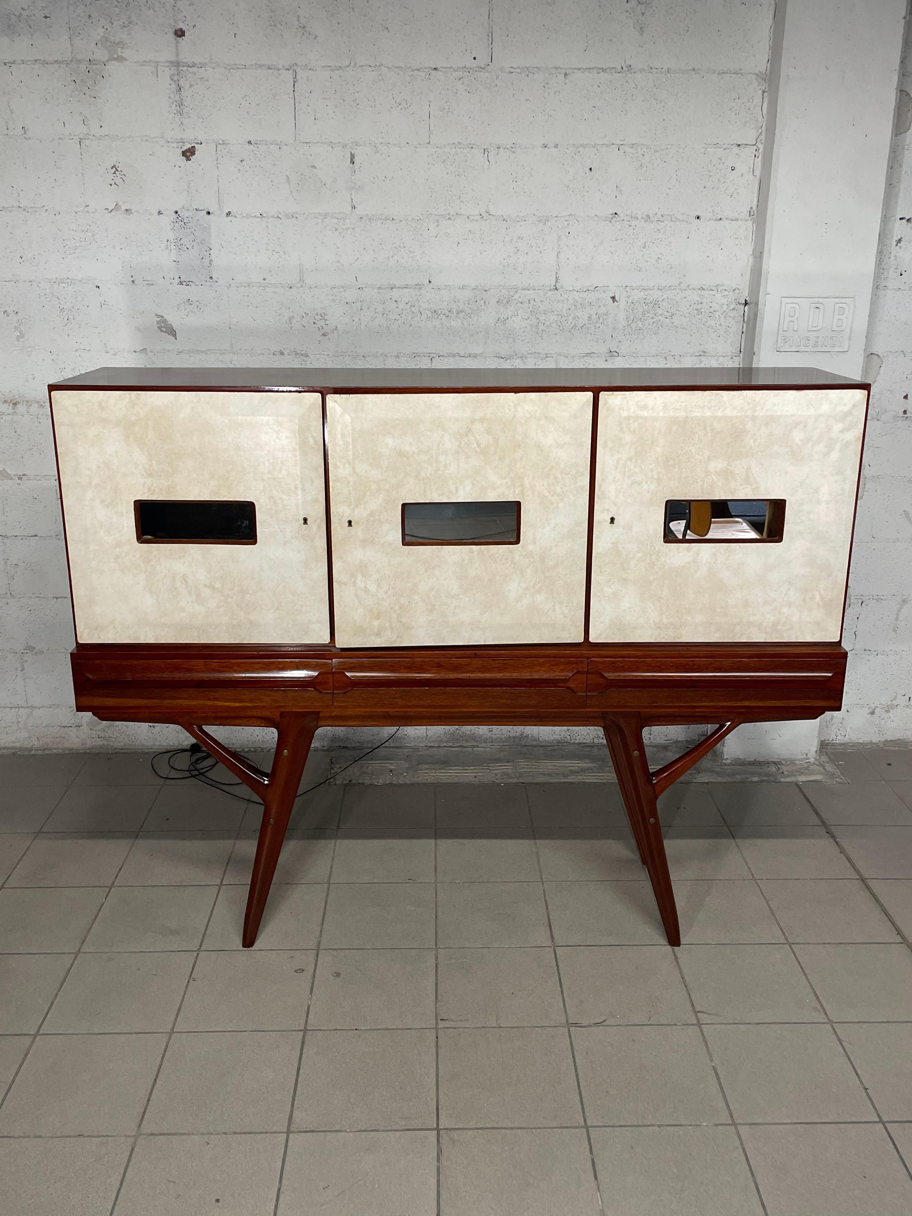 Mid-Century Modern 1950s sideboard manufactured by Palazzi dell'Arte Cantù, Italy For Sale