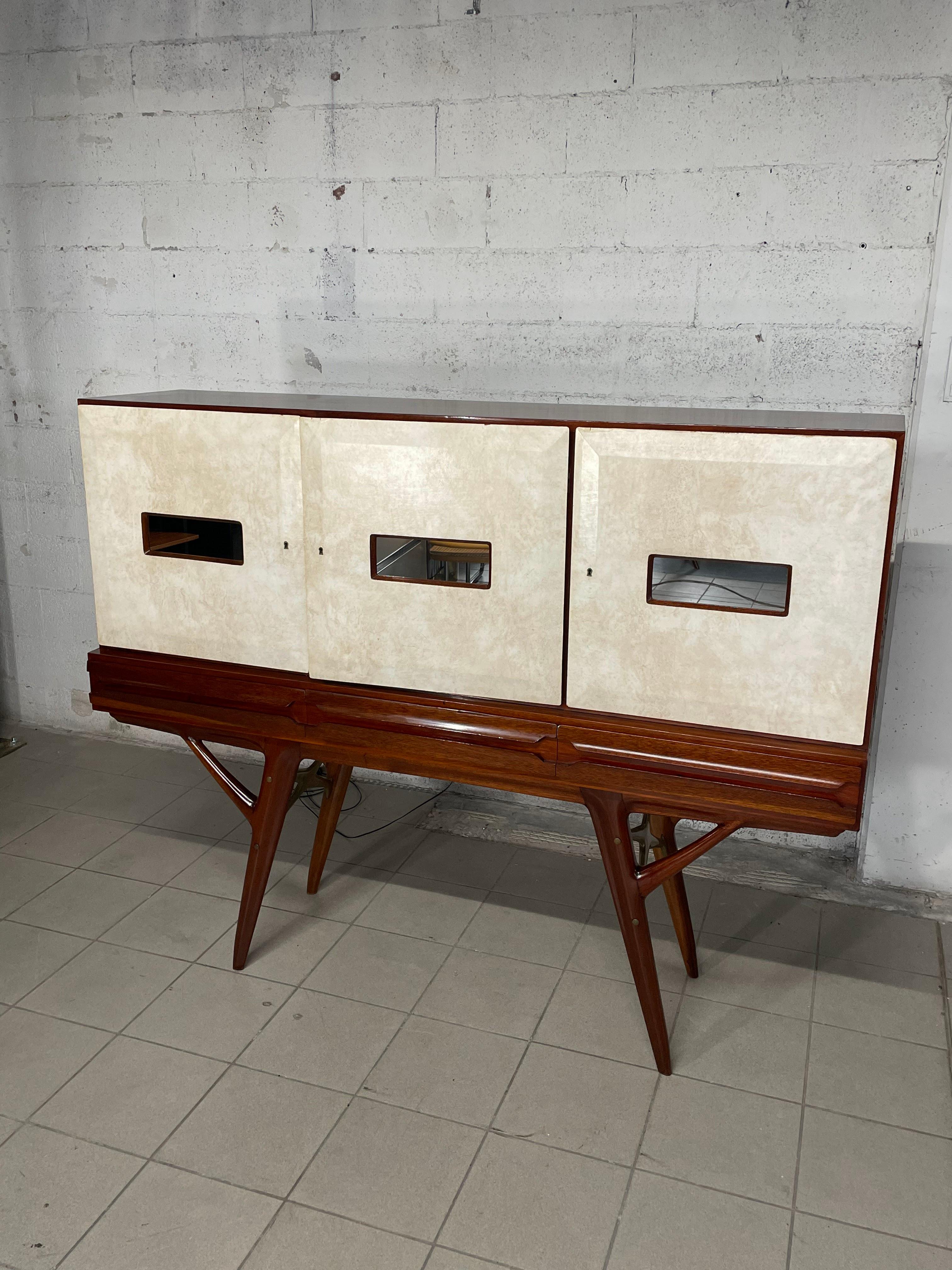 Mid-20th Century 1950s sideboard manufactured by Palazzi dell'Arte Cantù, Italy For Sale