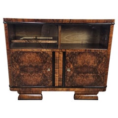 Credenza Art Decò austriaca in radica di noce con vetri scorrevoli, 1940