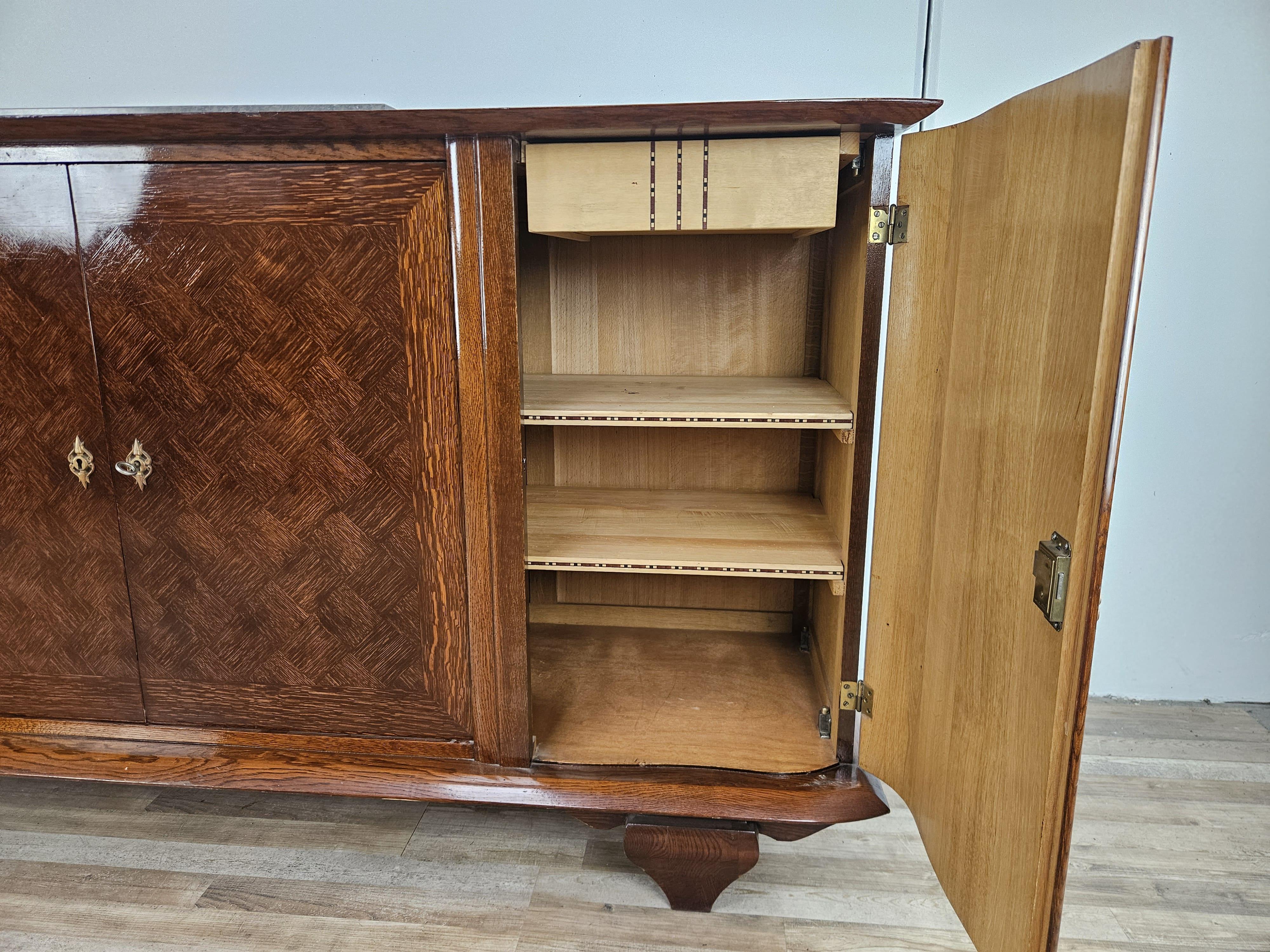 Credenza Art Decò in quercia per sala da pranzo con ripiano in marmo in vendita 8
