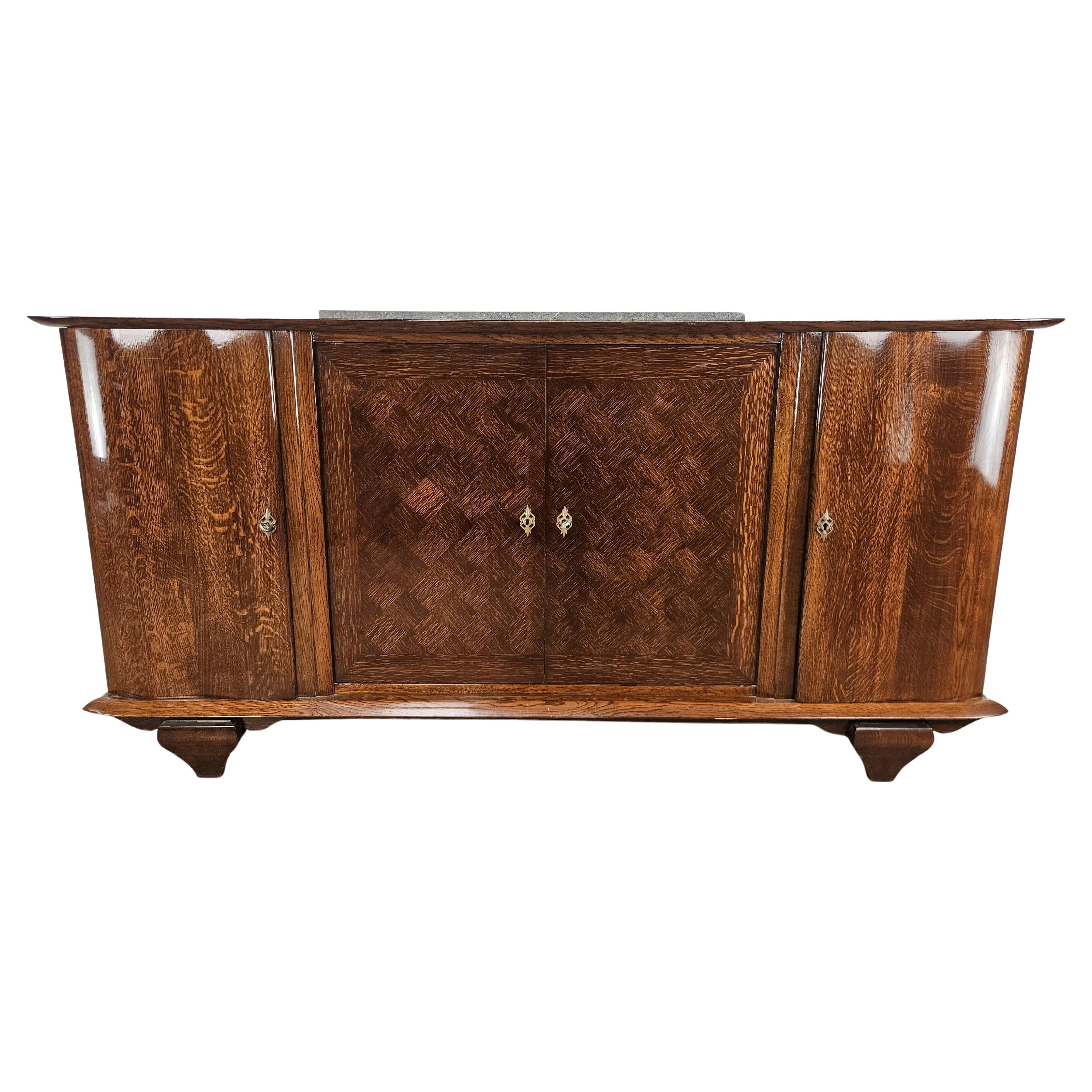 Credenza Art Decò in quercia per sala da pranzo con ripiano in marmo in vendita