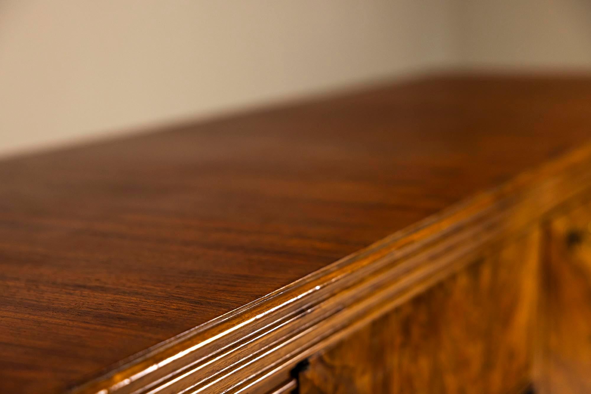 Credenza de Pier Luigi Colli, en palisandro de la India y madera de arce, Italia, hacia la década de 1940 en venta 5
